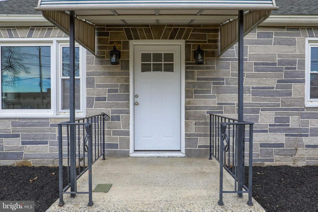 Photo of 134 ELMWOOD RD, LANCASTER, PA 17602 (MLS # PALA2030848)