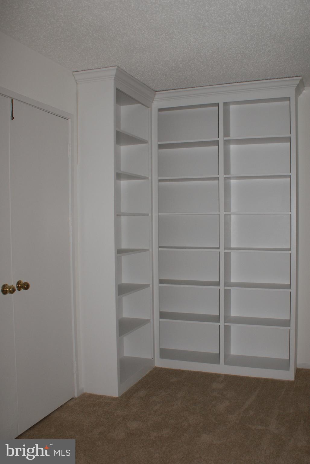 VILLARIDGE - Residential Lease