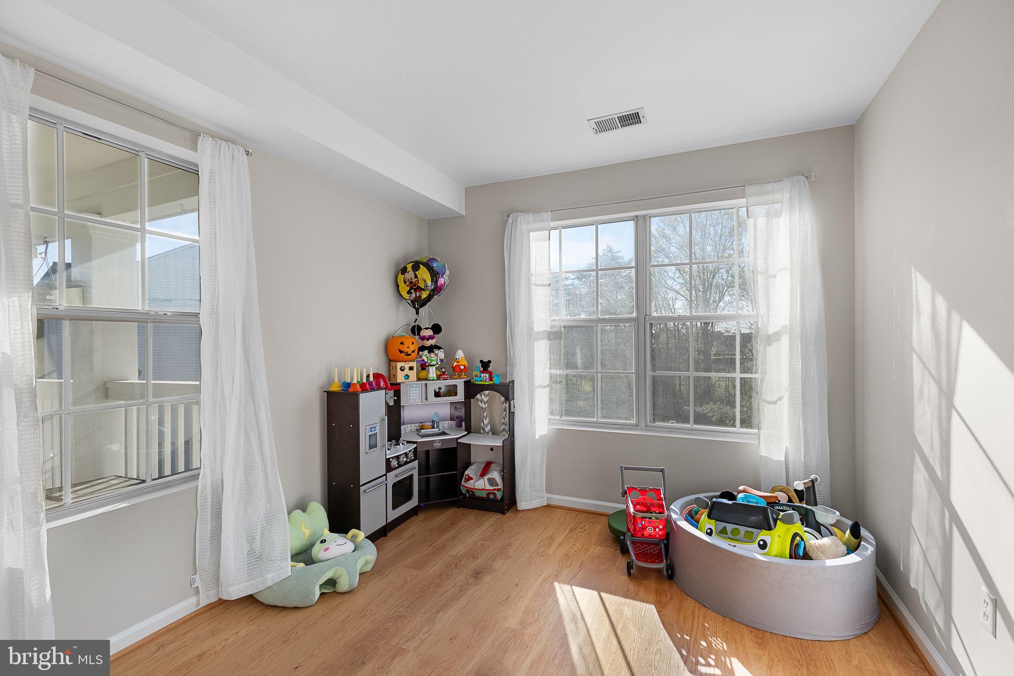 STRATFORD CONDOS - Residential