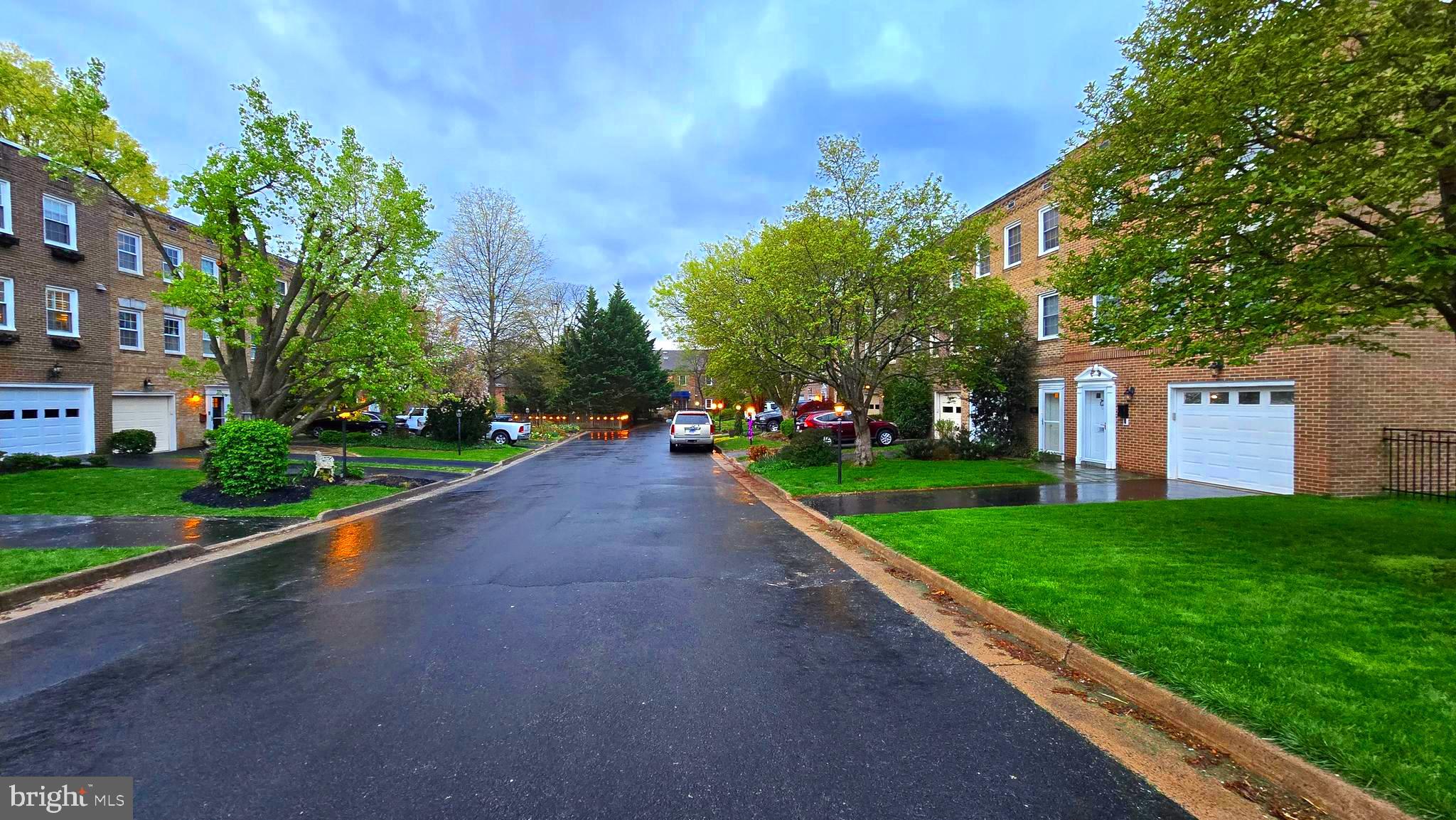 EXETER SQUARE - Residential