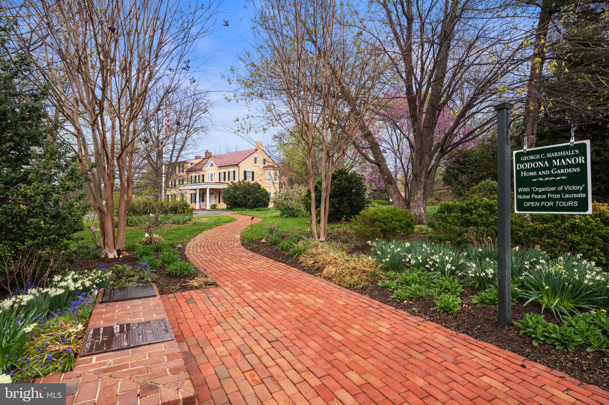 EXETER SQUARE - Residential