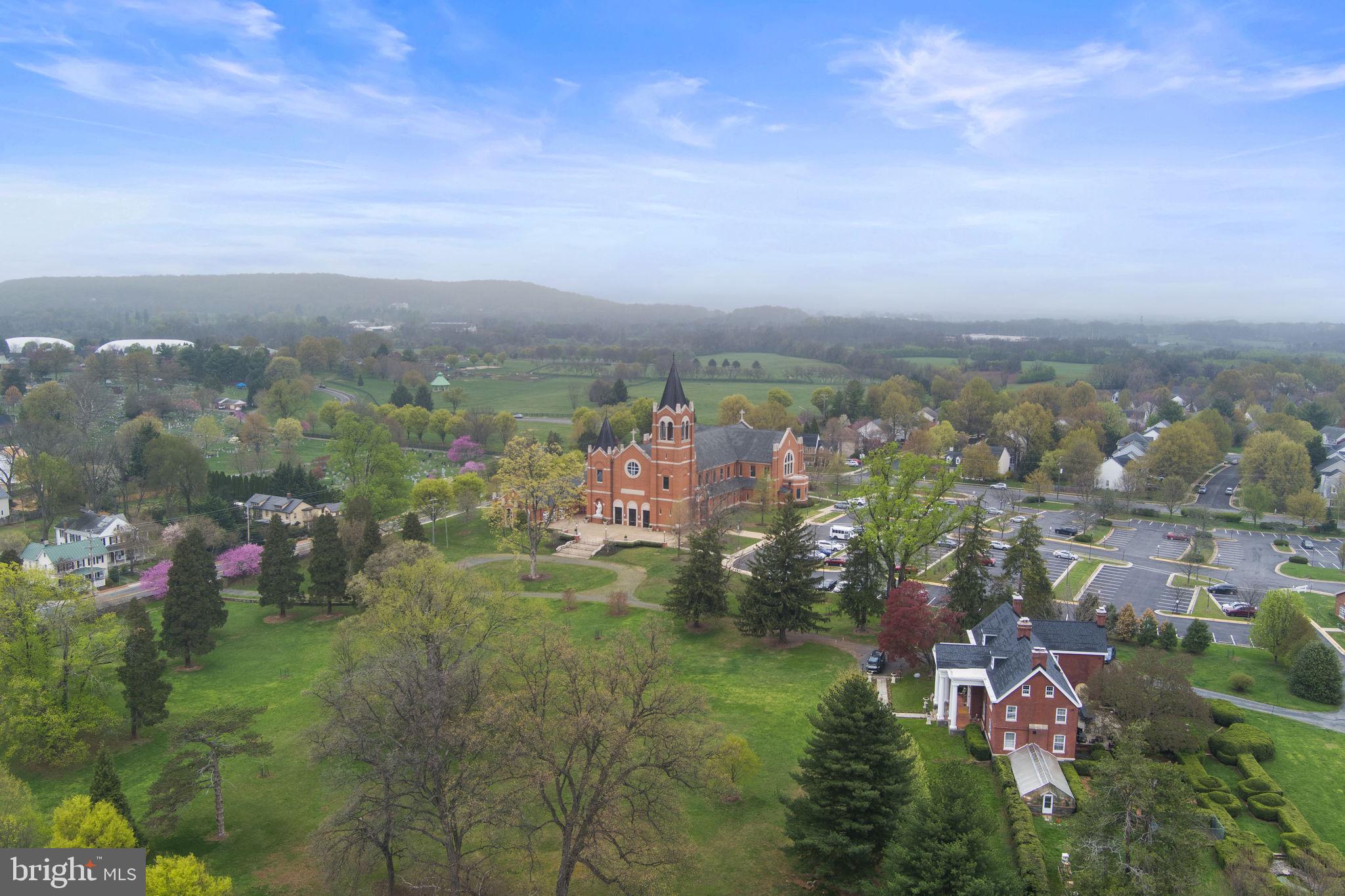 EXETER SQUARE - Residential