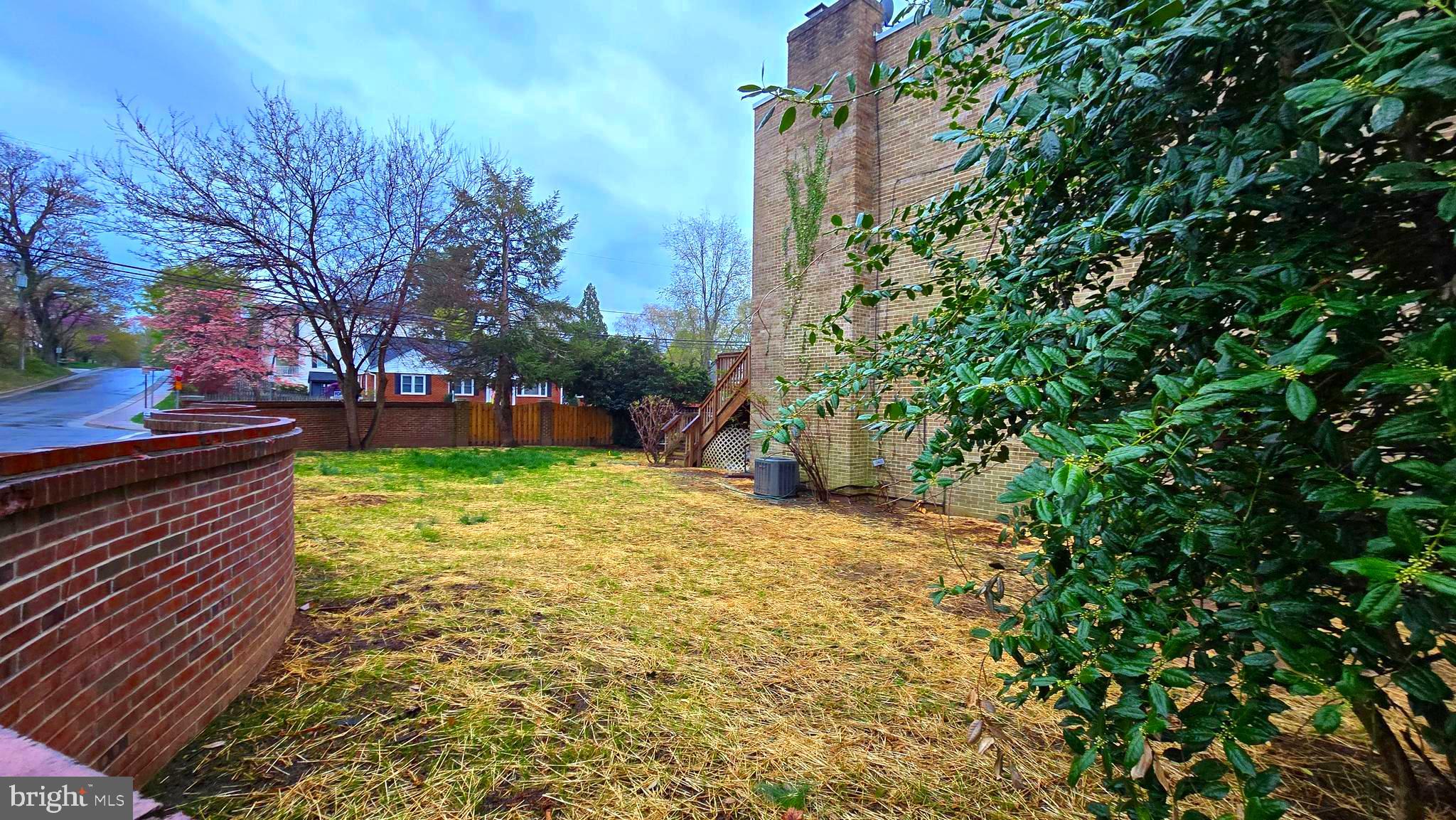 EXETER SQUARE - Residential