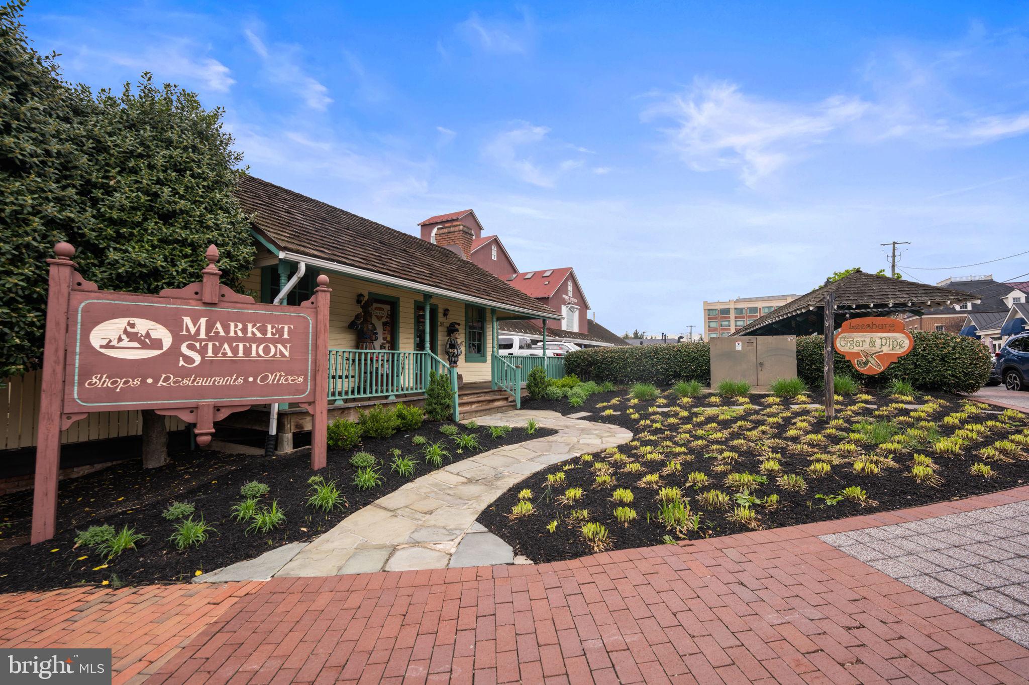 EXETER SQUARE - Residential