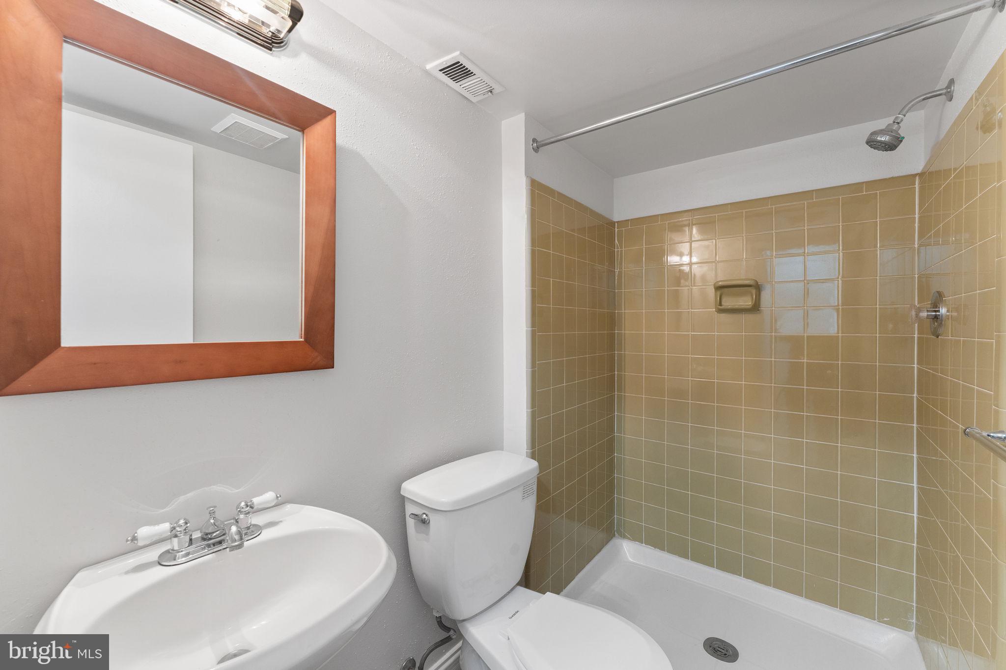 EXETER SQUARE - Residential