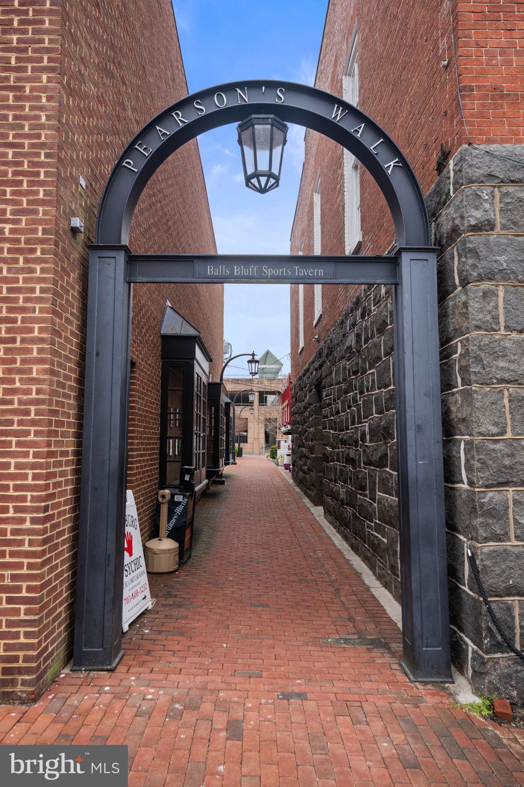 EXETER SQUARE - Residential