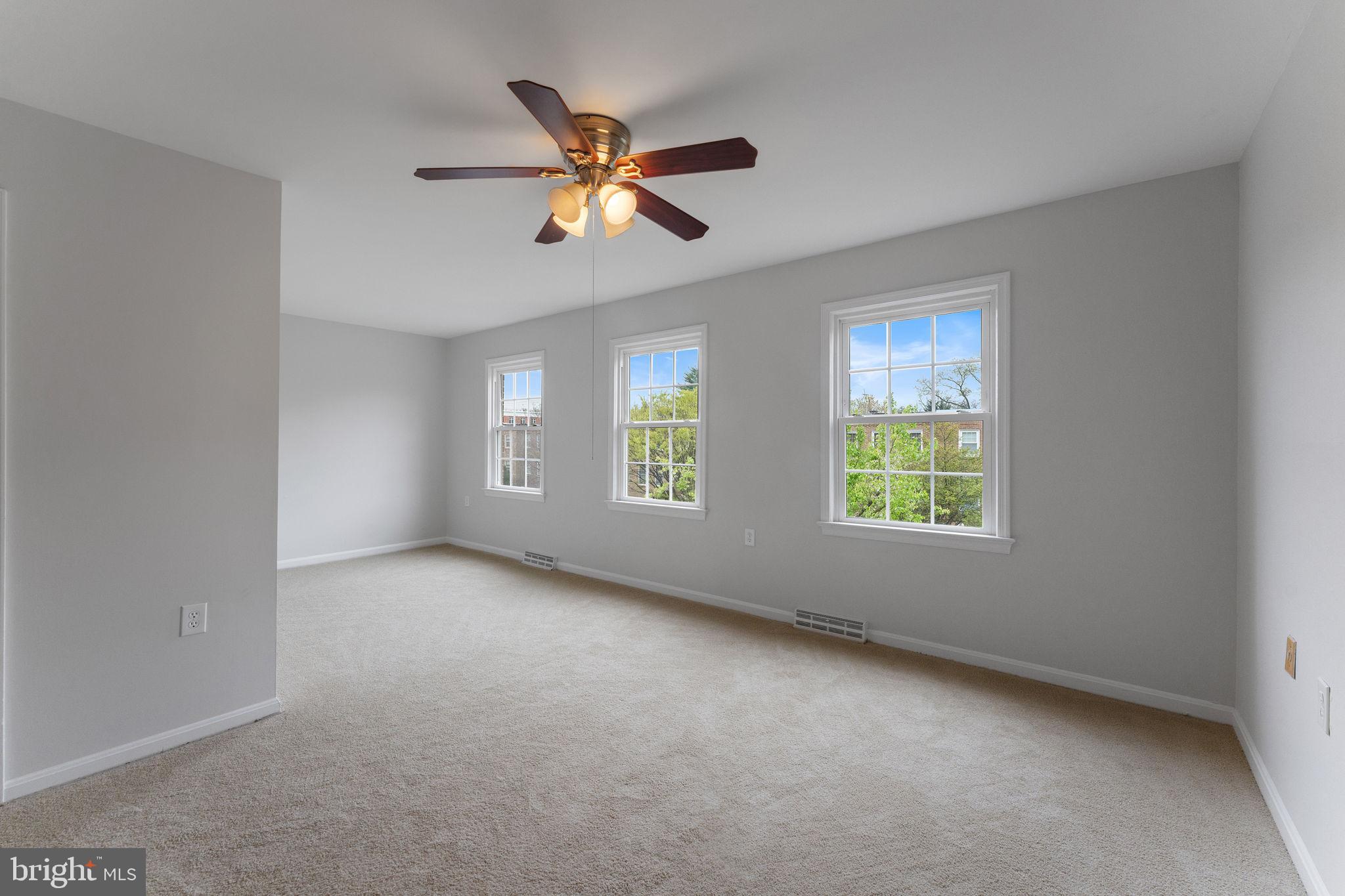 EXETER SQUARE - Residential