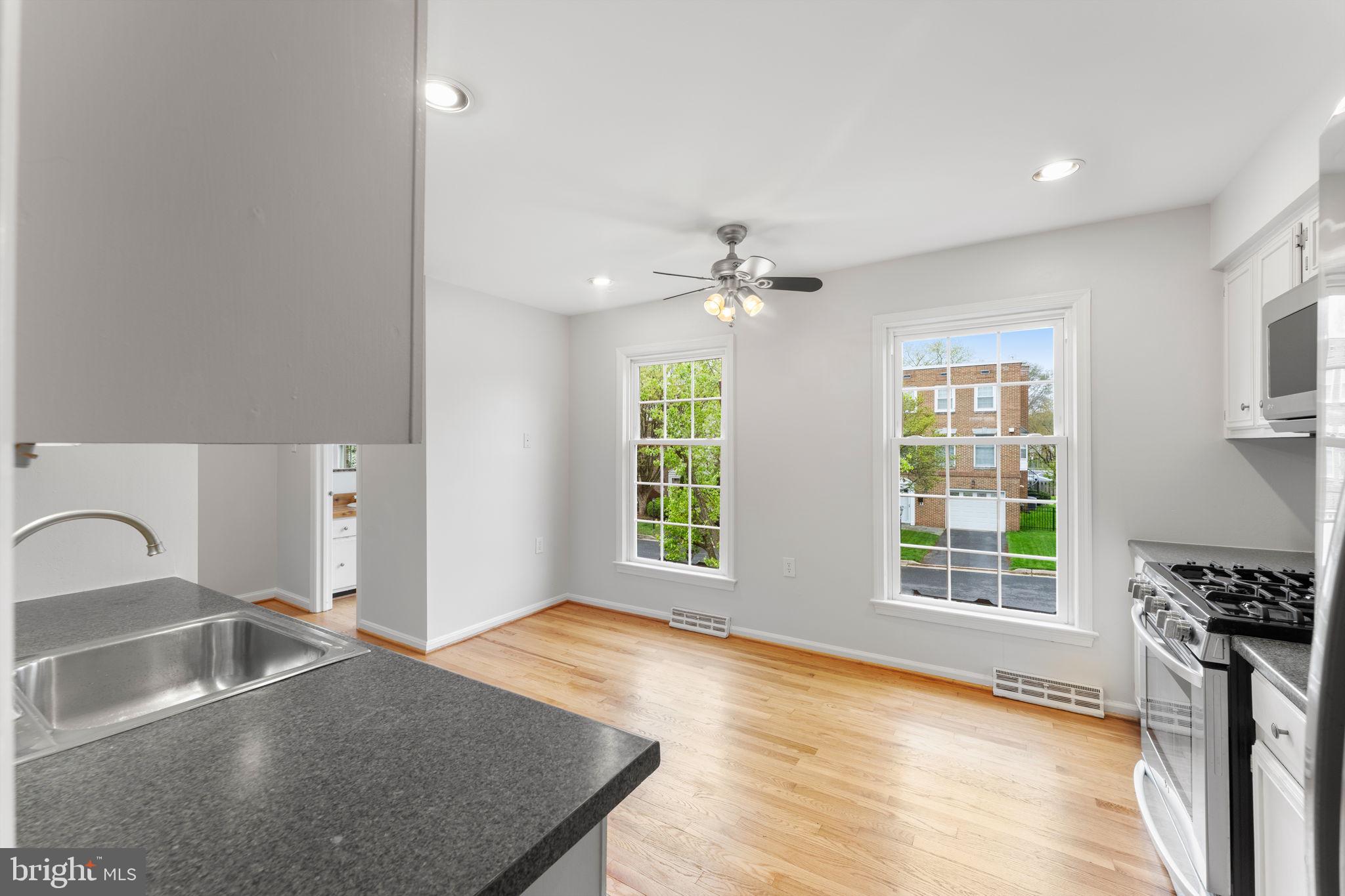 EXETER SQUARE - Residential