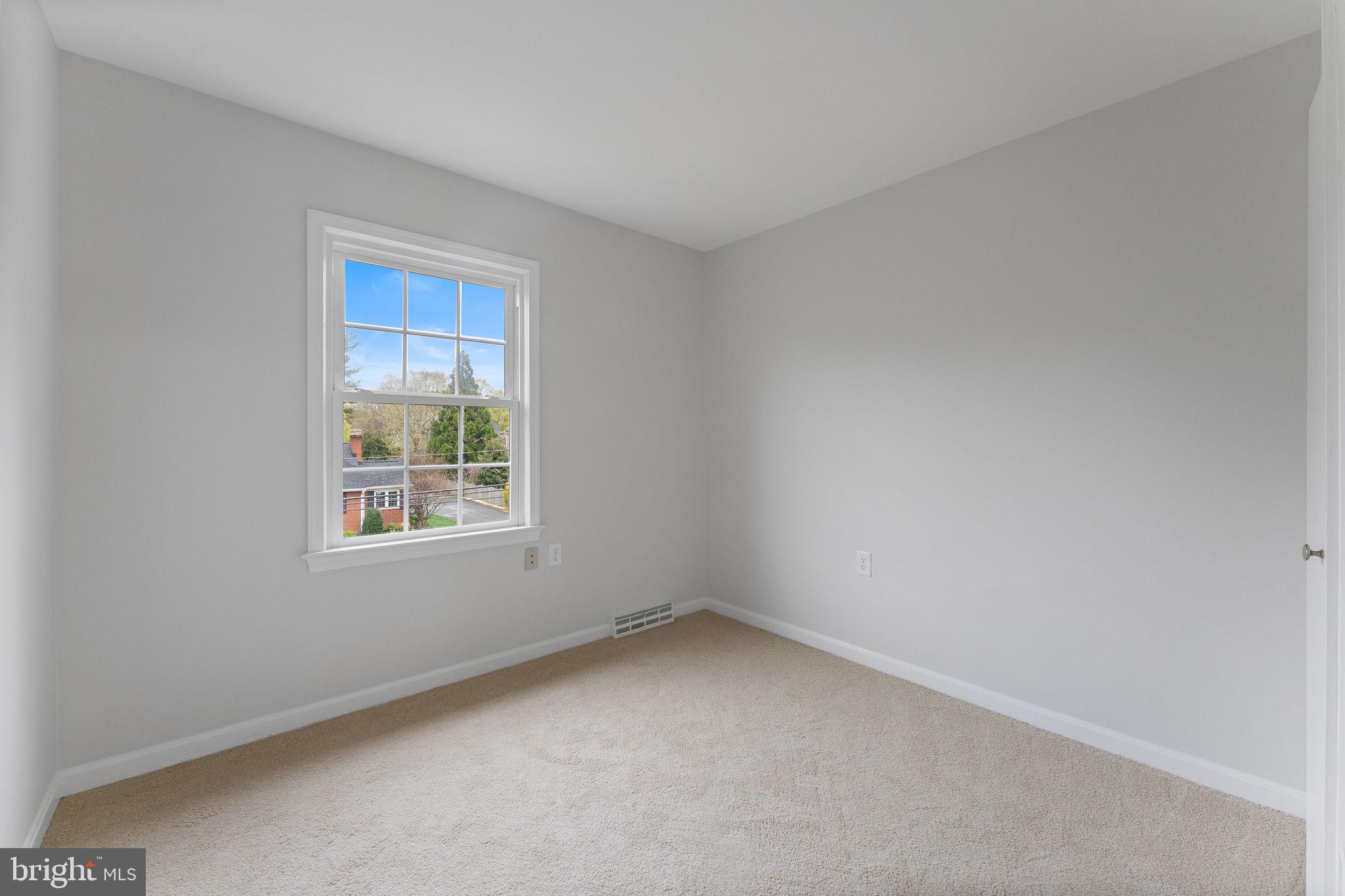 EXETER SQUARE - Residential