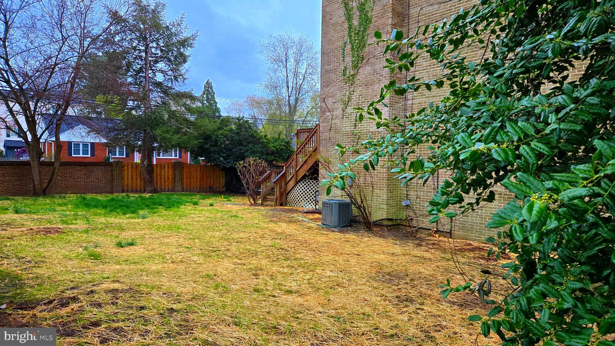 EXETER SQUARE - Residential