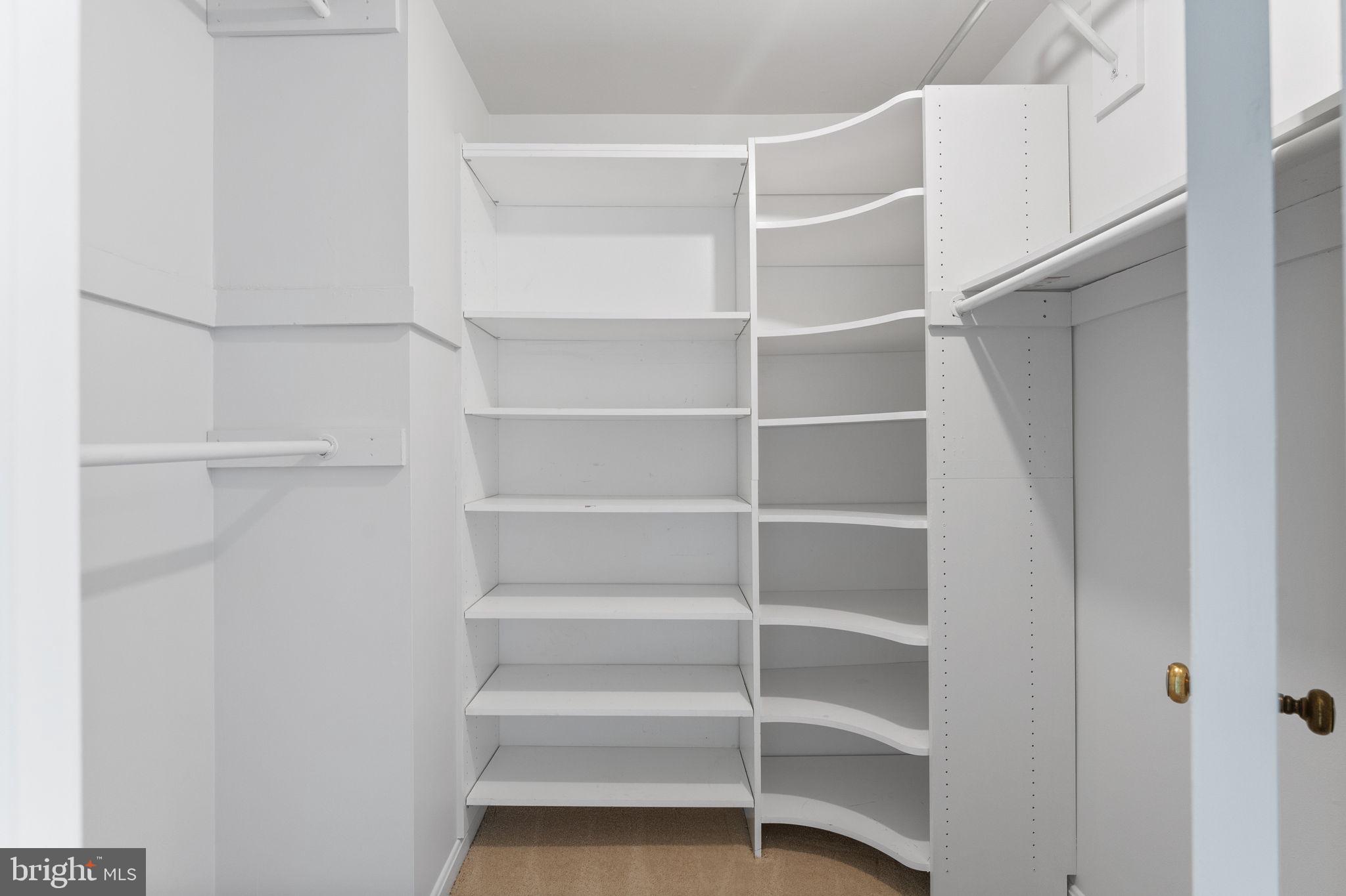 EXETER SQUARE - Residential