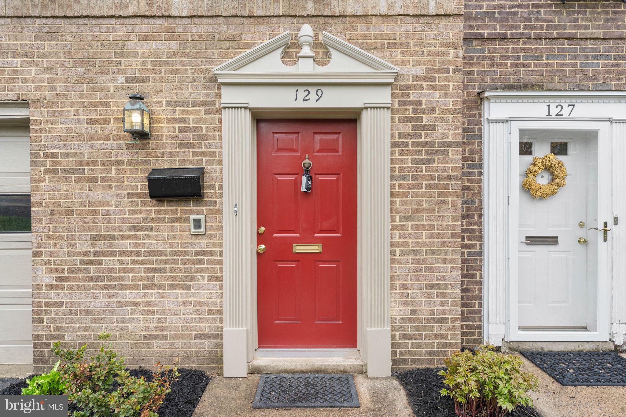 EXETER SQUARE - Residential