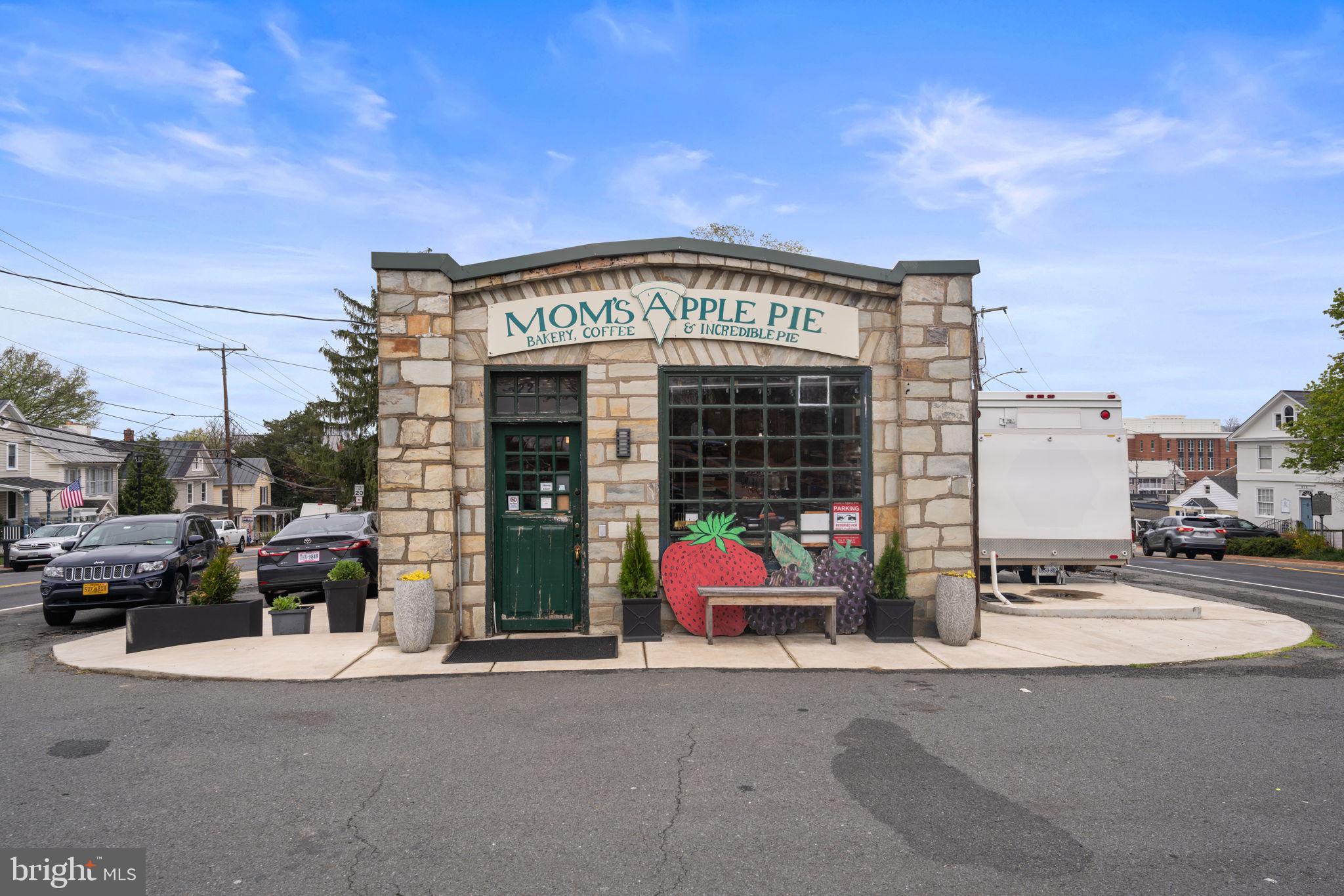 EXETER SQUARE - Residential