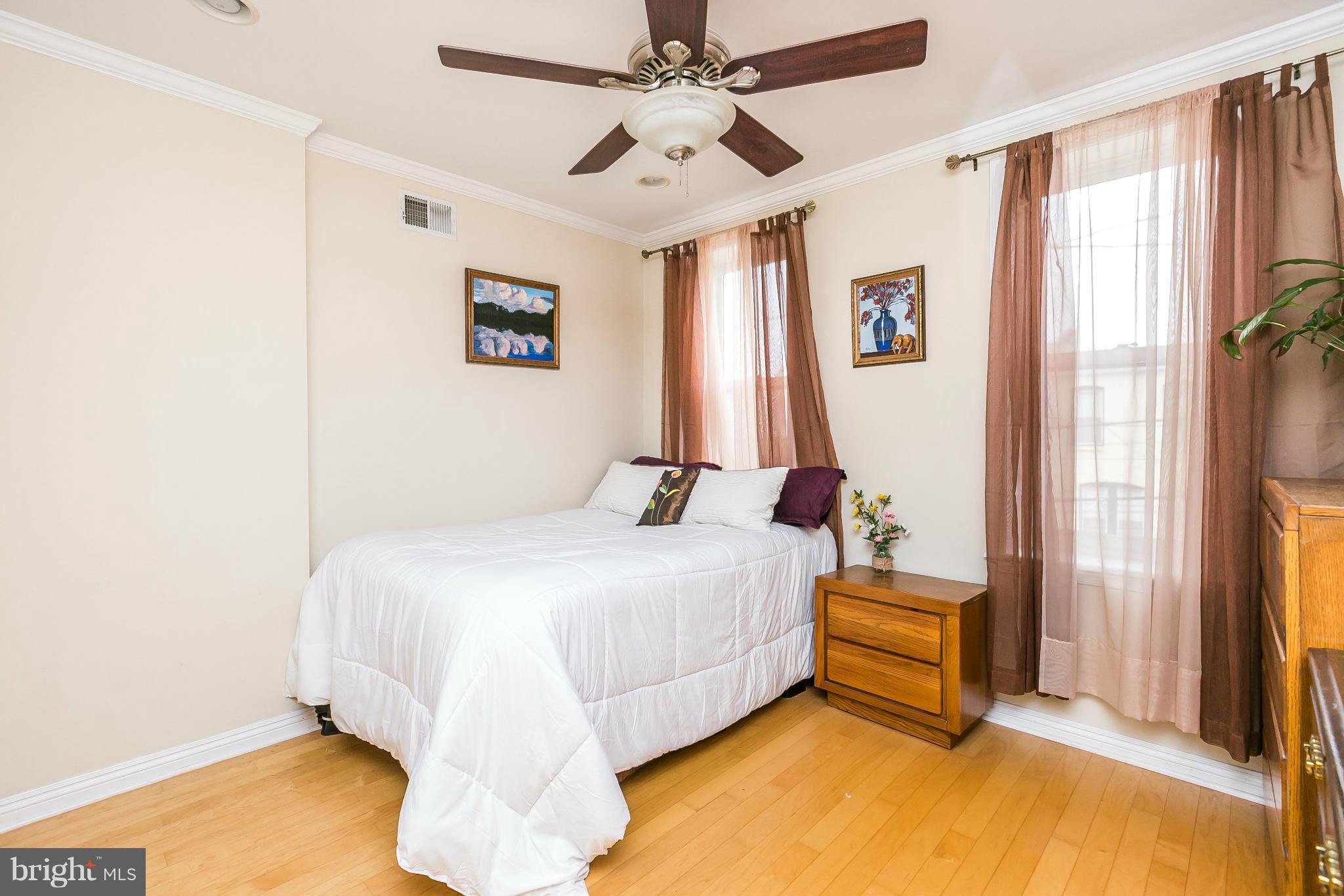 HIGHLANDTOWN - Residential