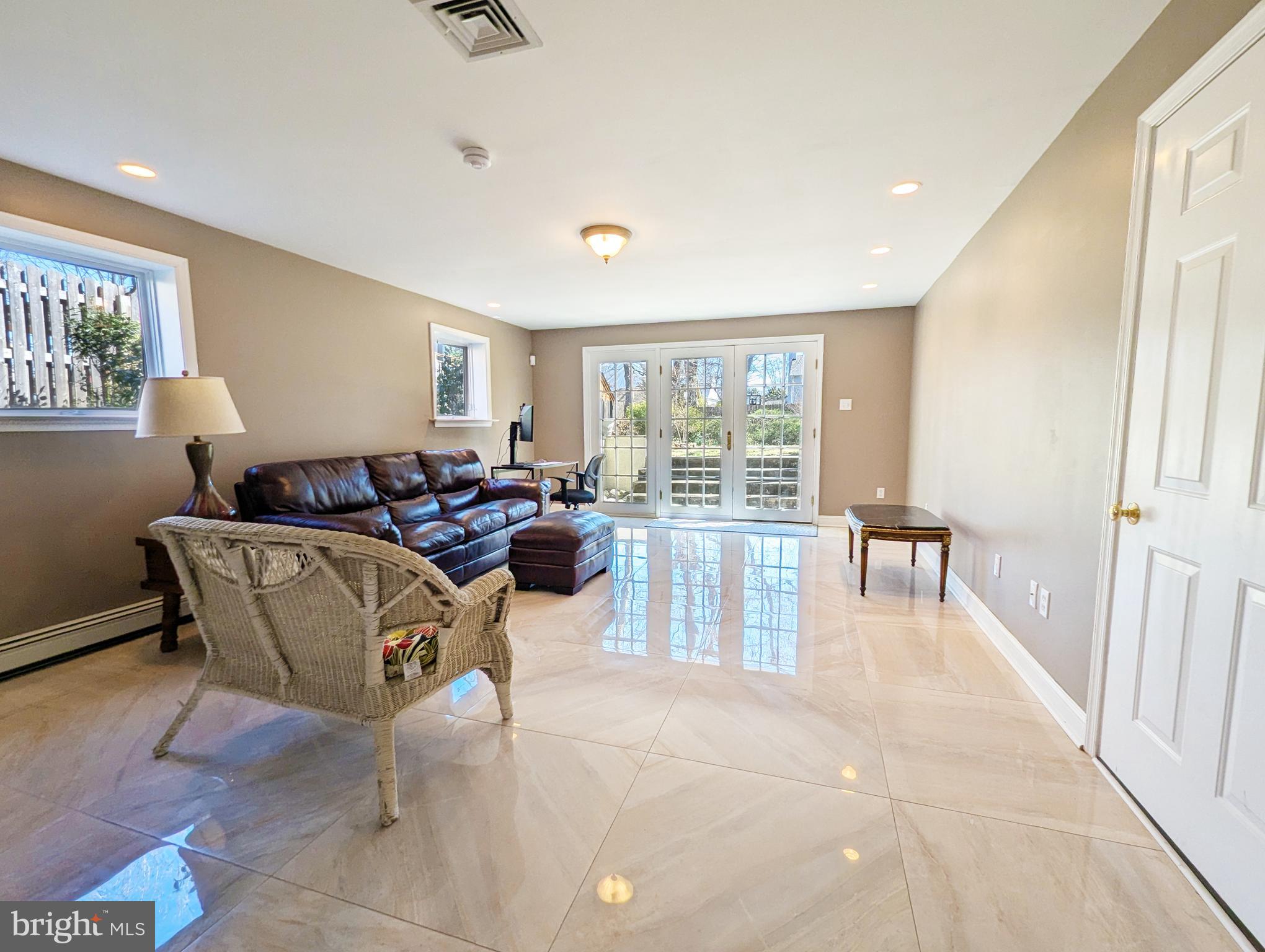 DOYLESTOWN BORO - Residential