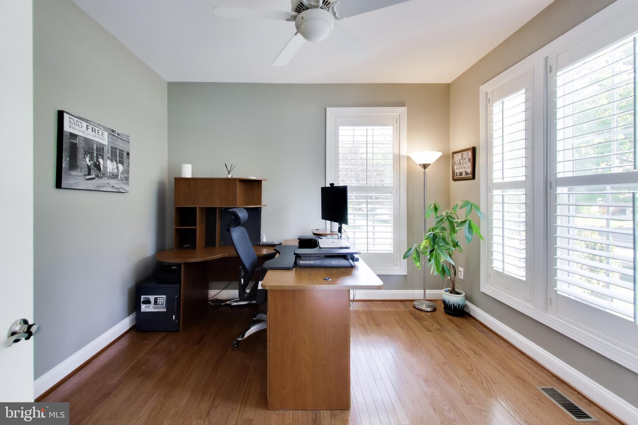 TRITON WOODS - Residential