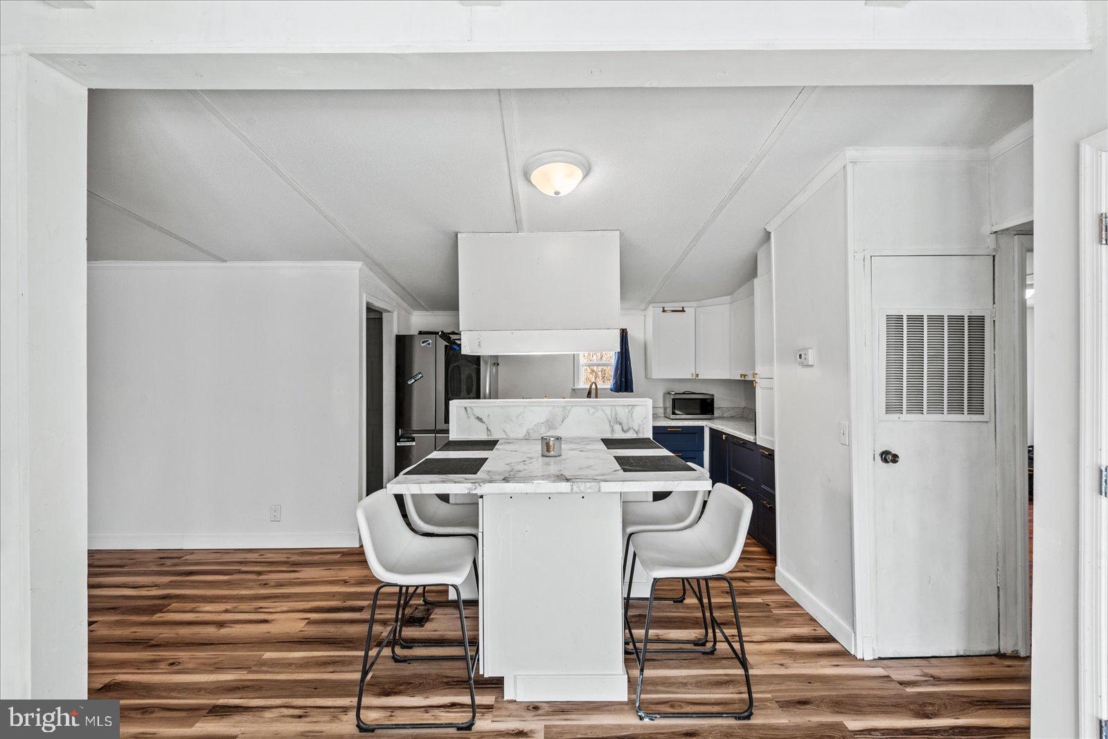 HOLLY GROVE - Residential