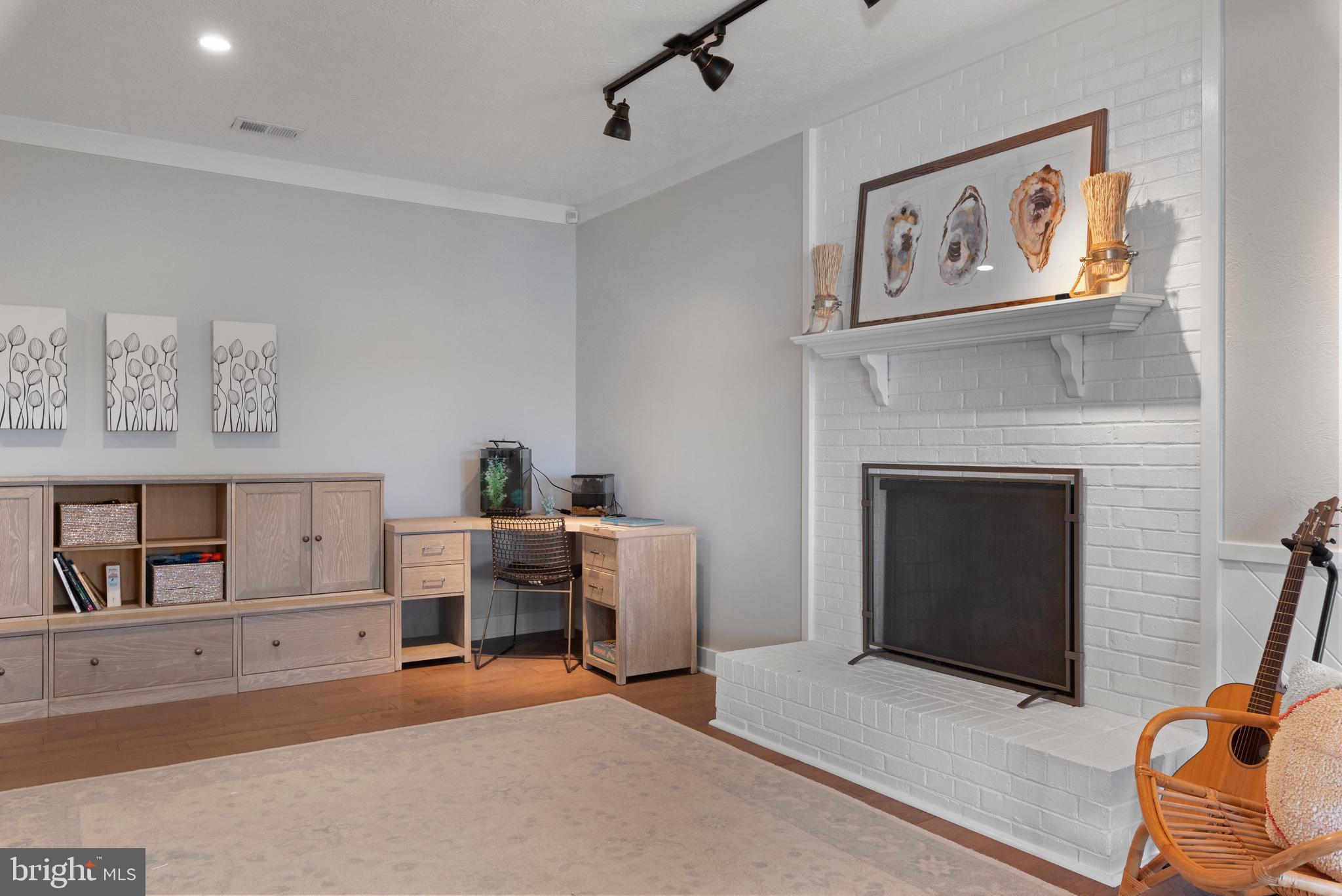 THE DOWNS - Residential