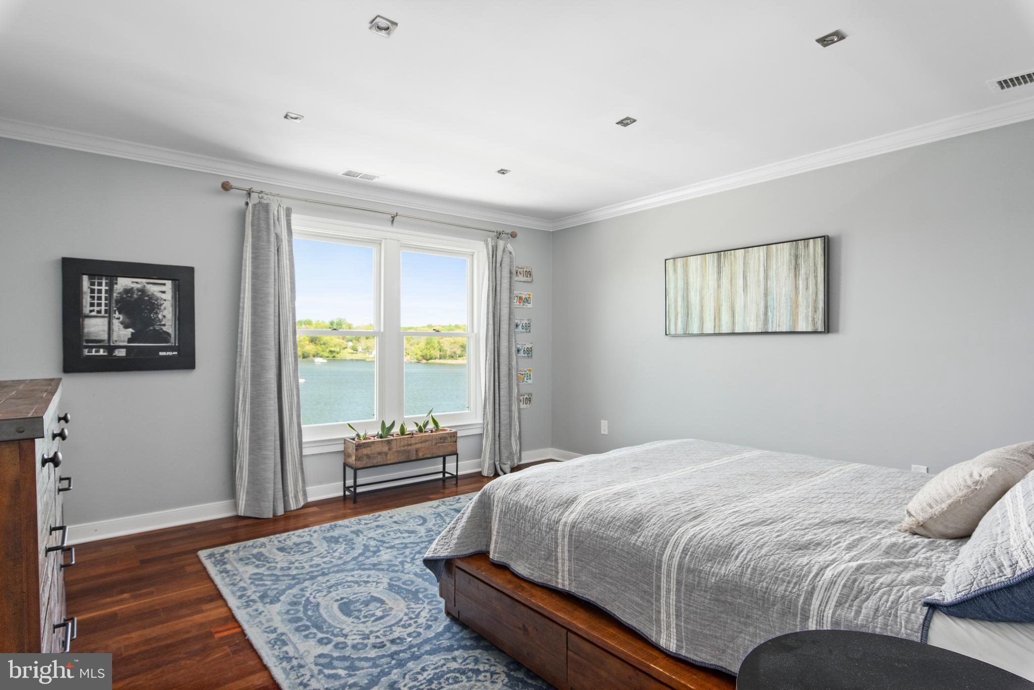 THE DOWNS - Residential