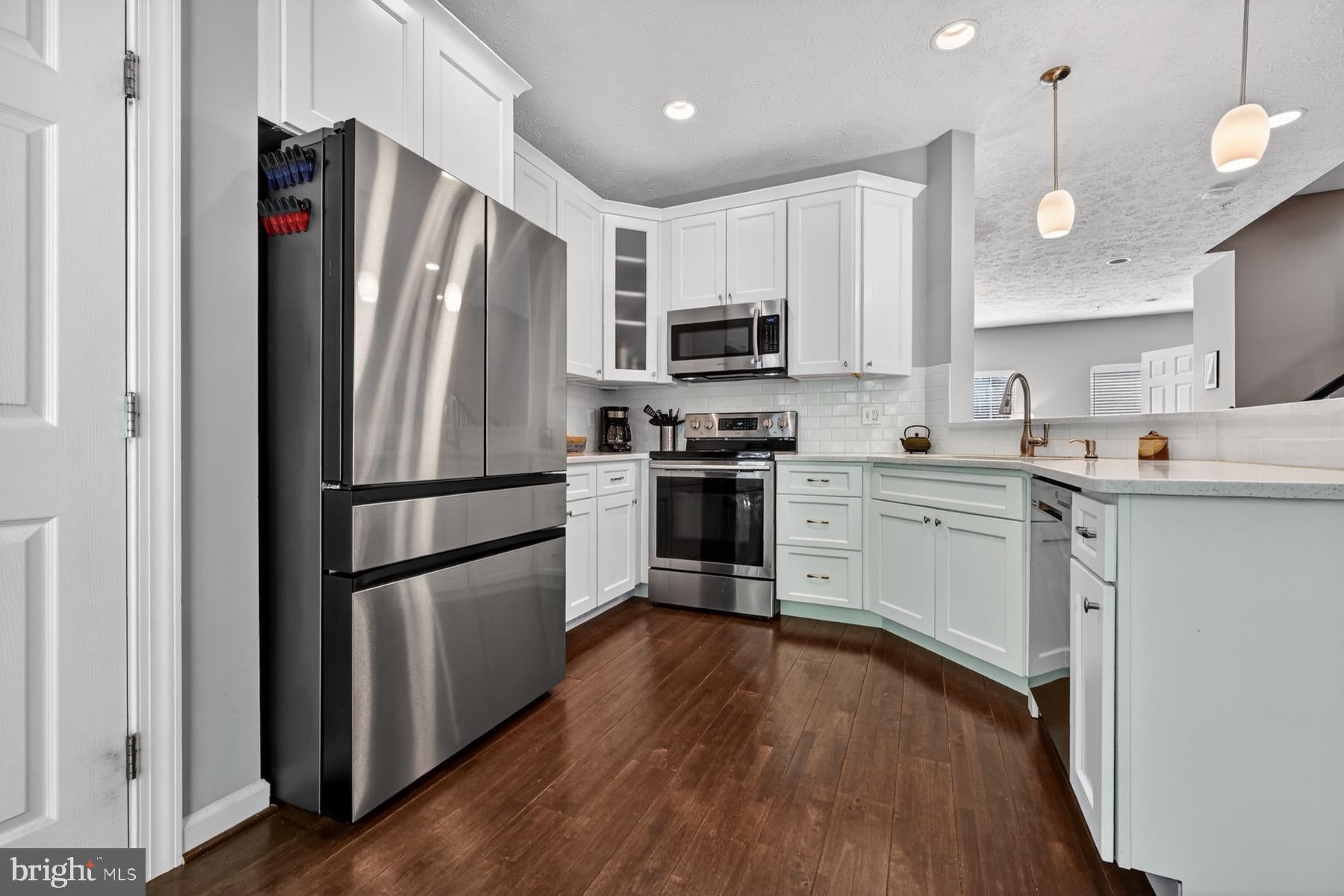 3228 ESCAPADE CIRCLE