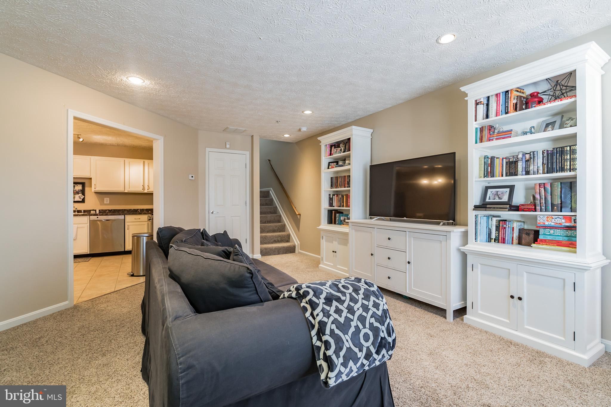 ANNAPOLIS OVERLOOK - Residential