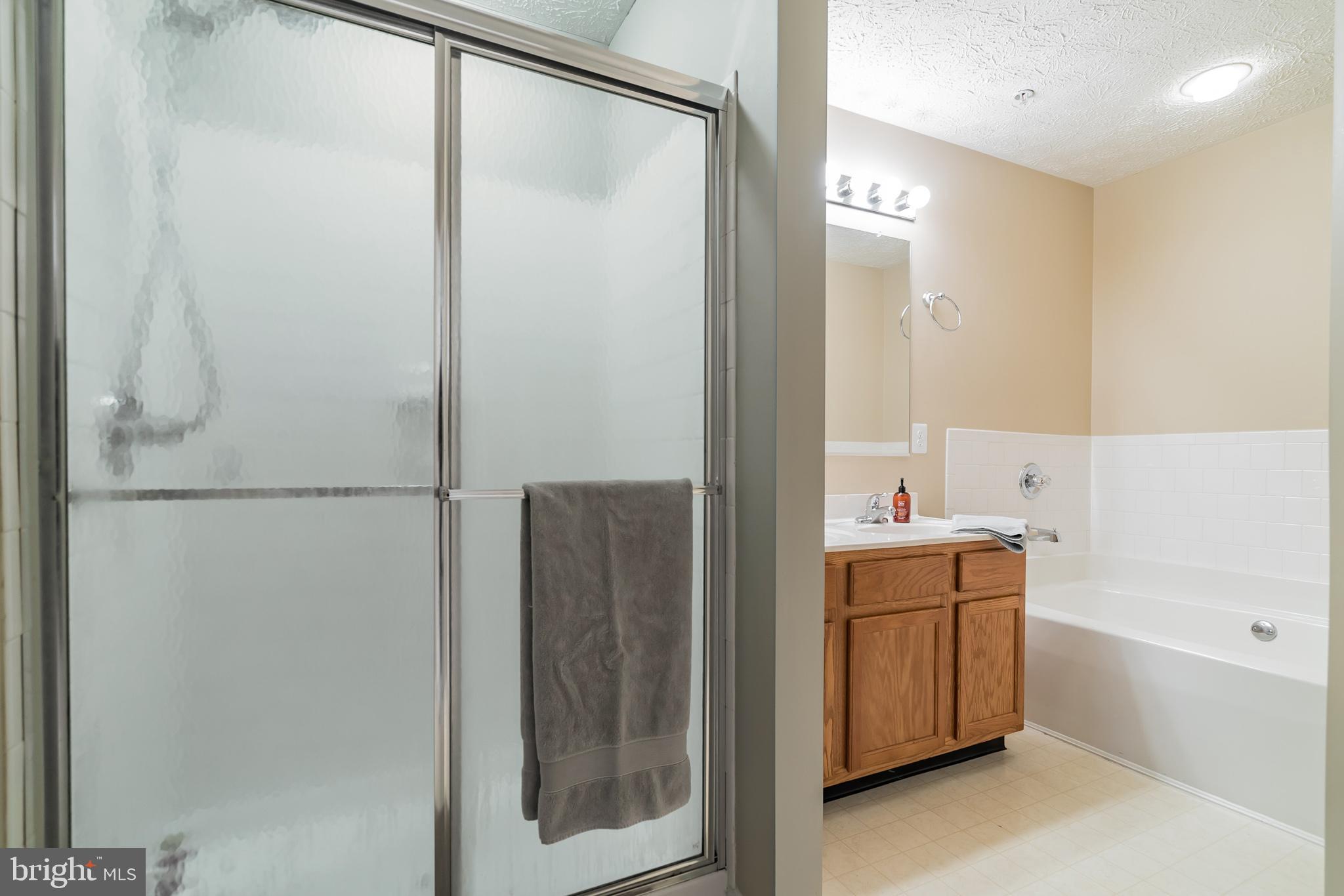 ANNAPOLIS OVERLOOK - Residential