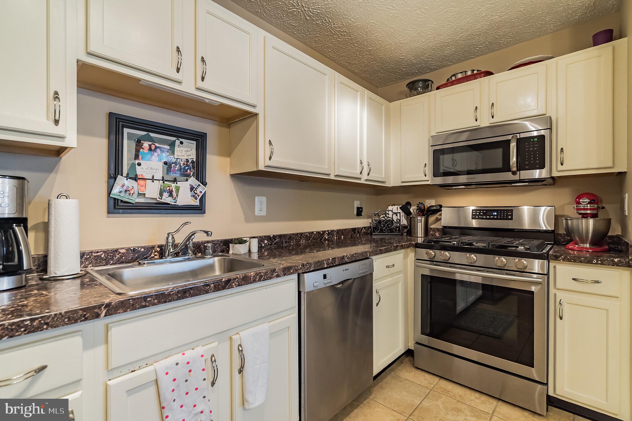 ANNAPOLIS OVERLOOK - Residential