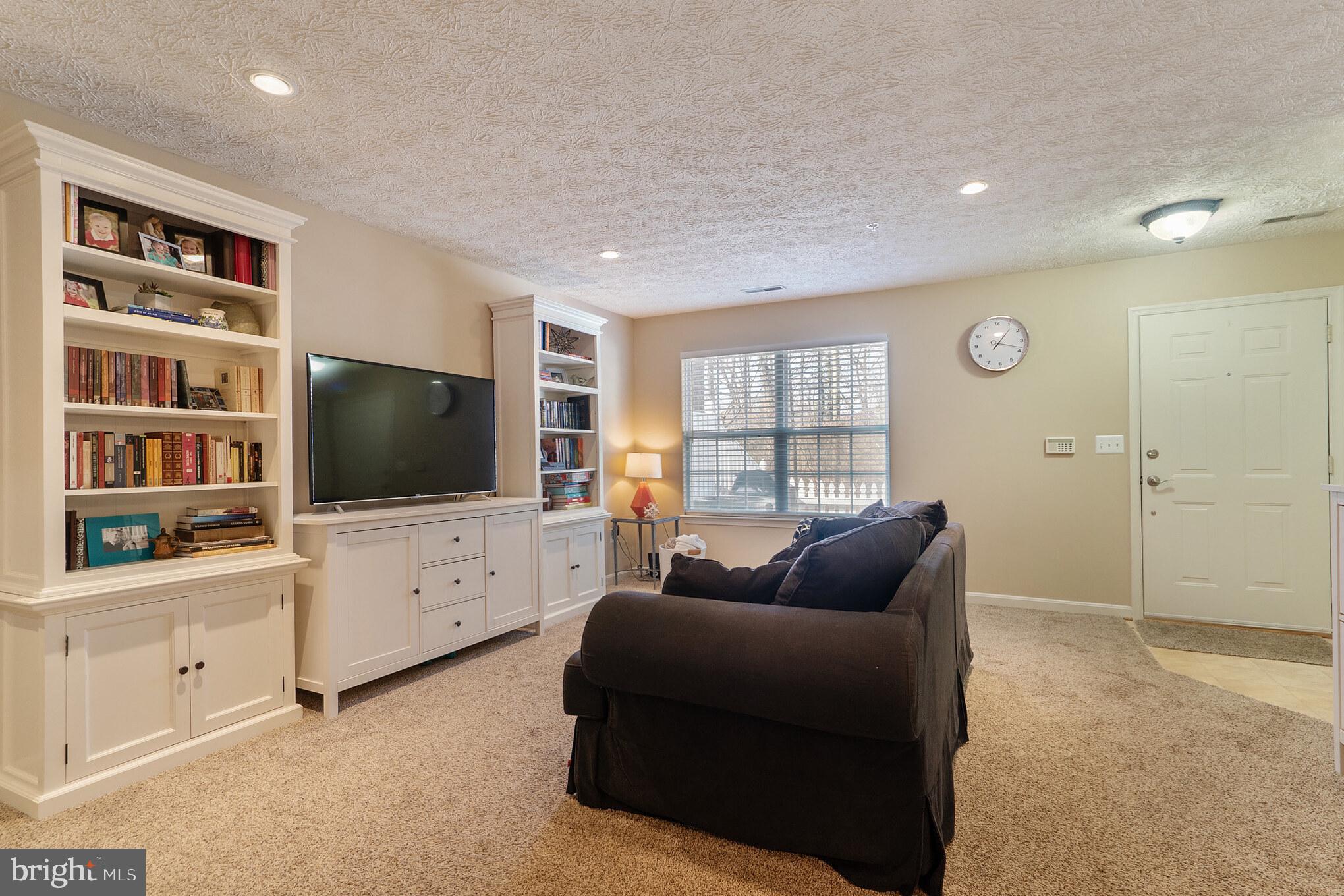 ANNAPOLIS OVERLOOK - Residential