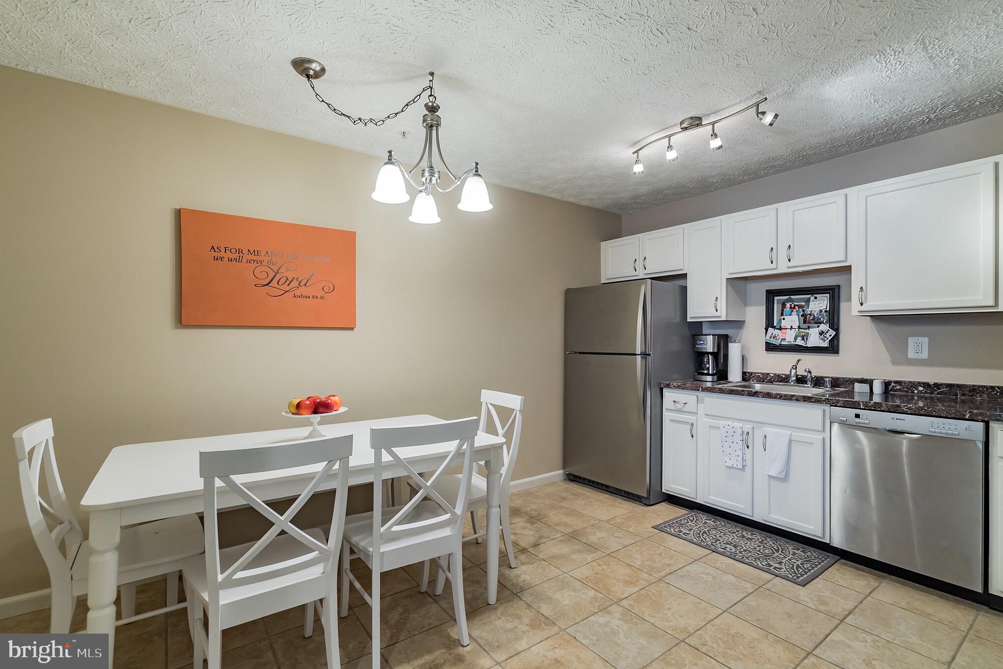 ANNAPOLIS OVERLOOK - Residential