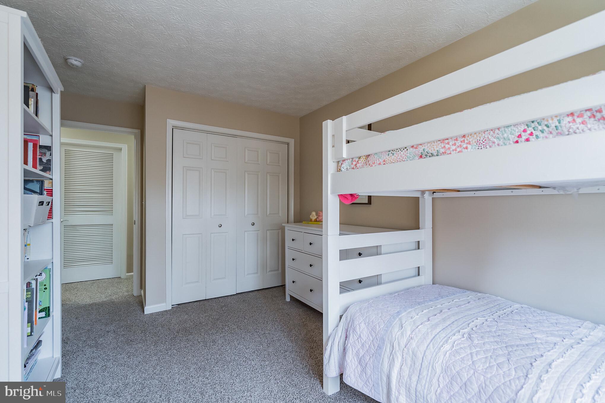 ANNAPOLIS OVERLOOK - Residential