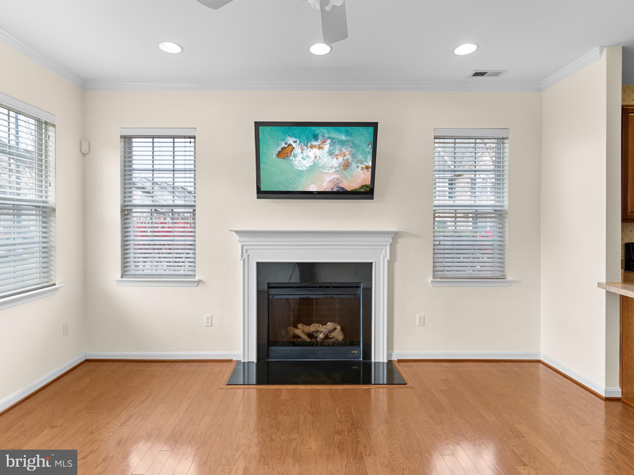 DOUGLASS LANDING - Residential