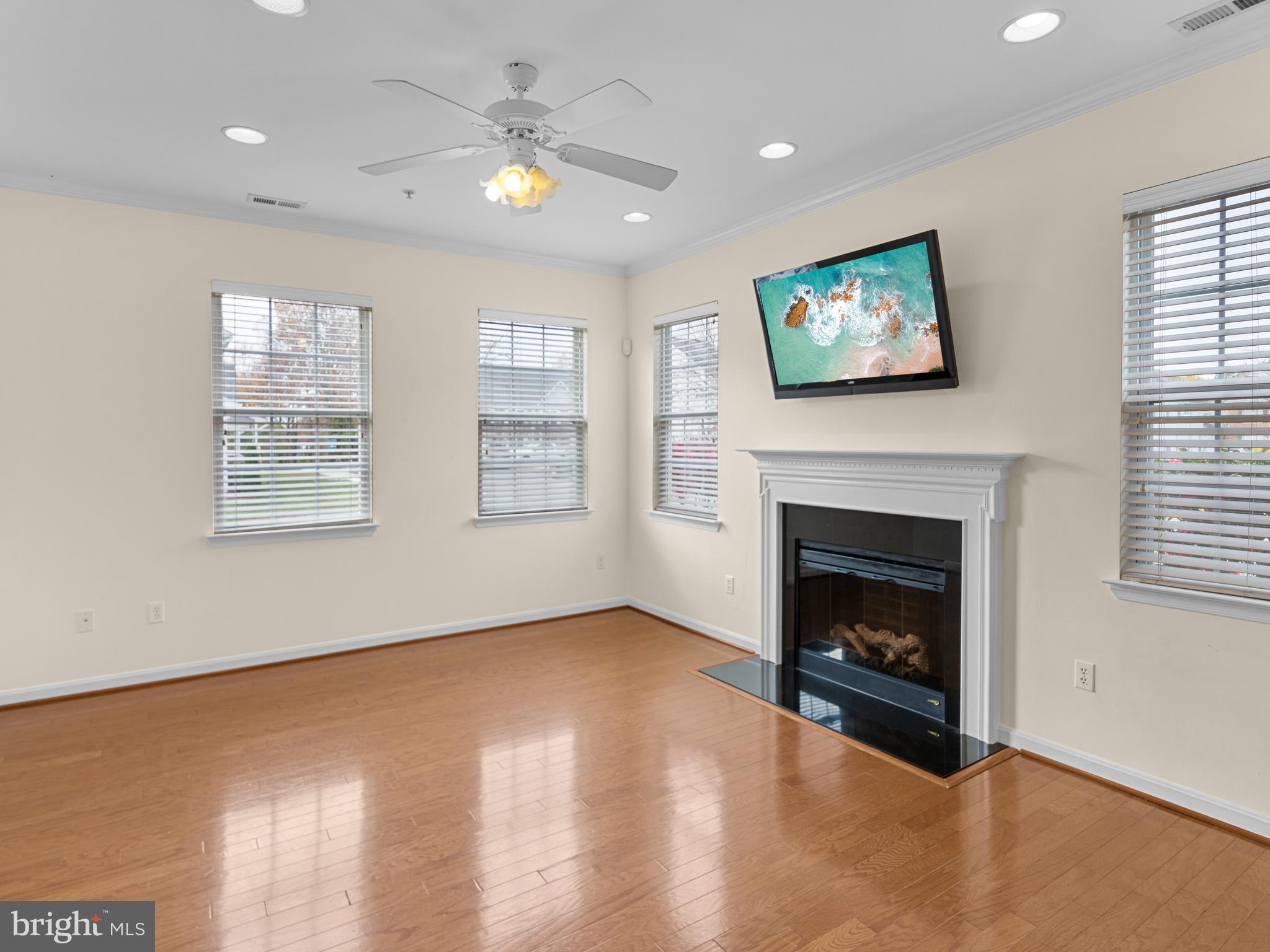 DOUGLASS LANDING - Residential