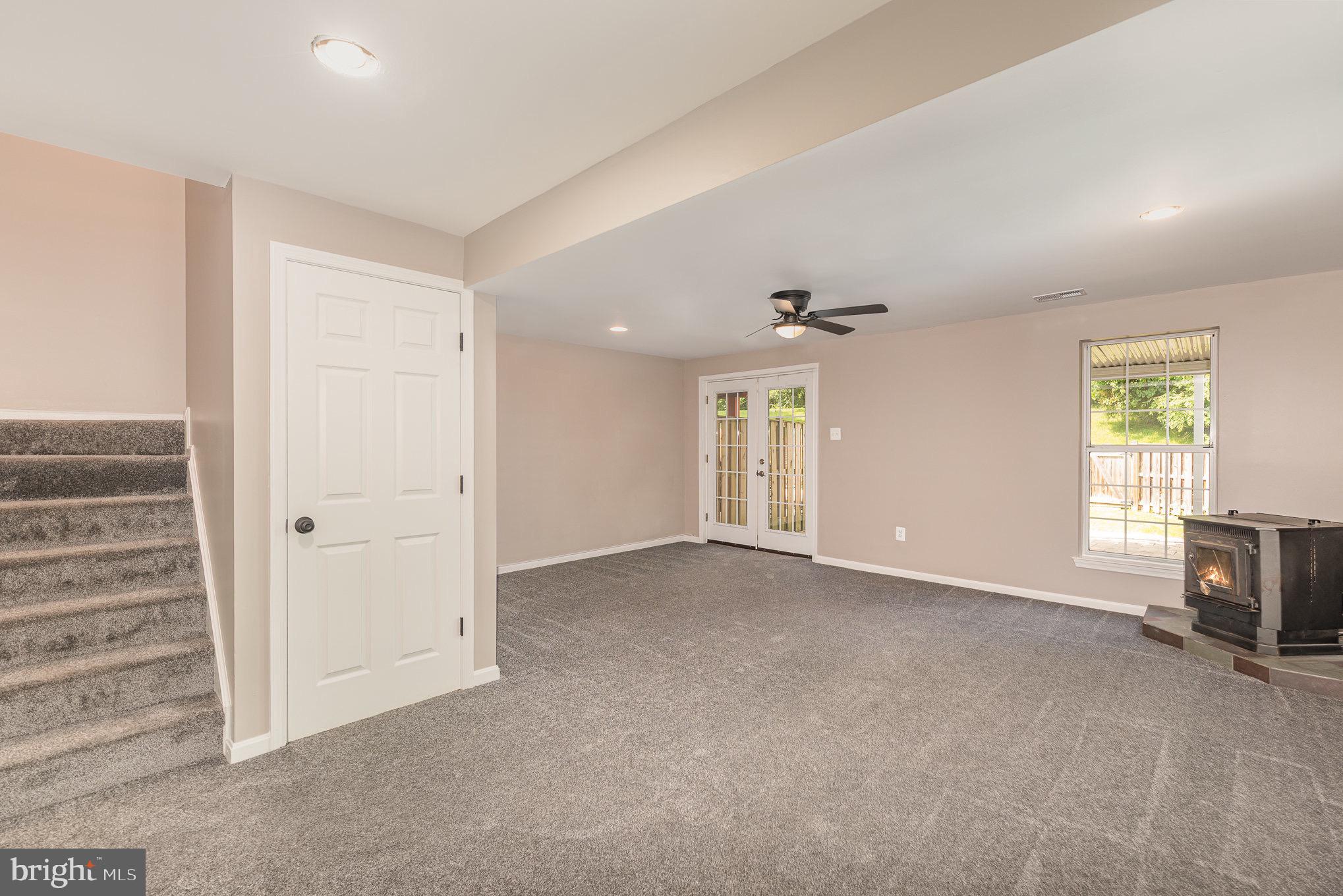 VILLAGE OF THOMAS RUN - Residential