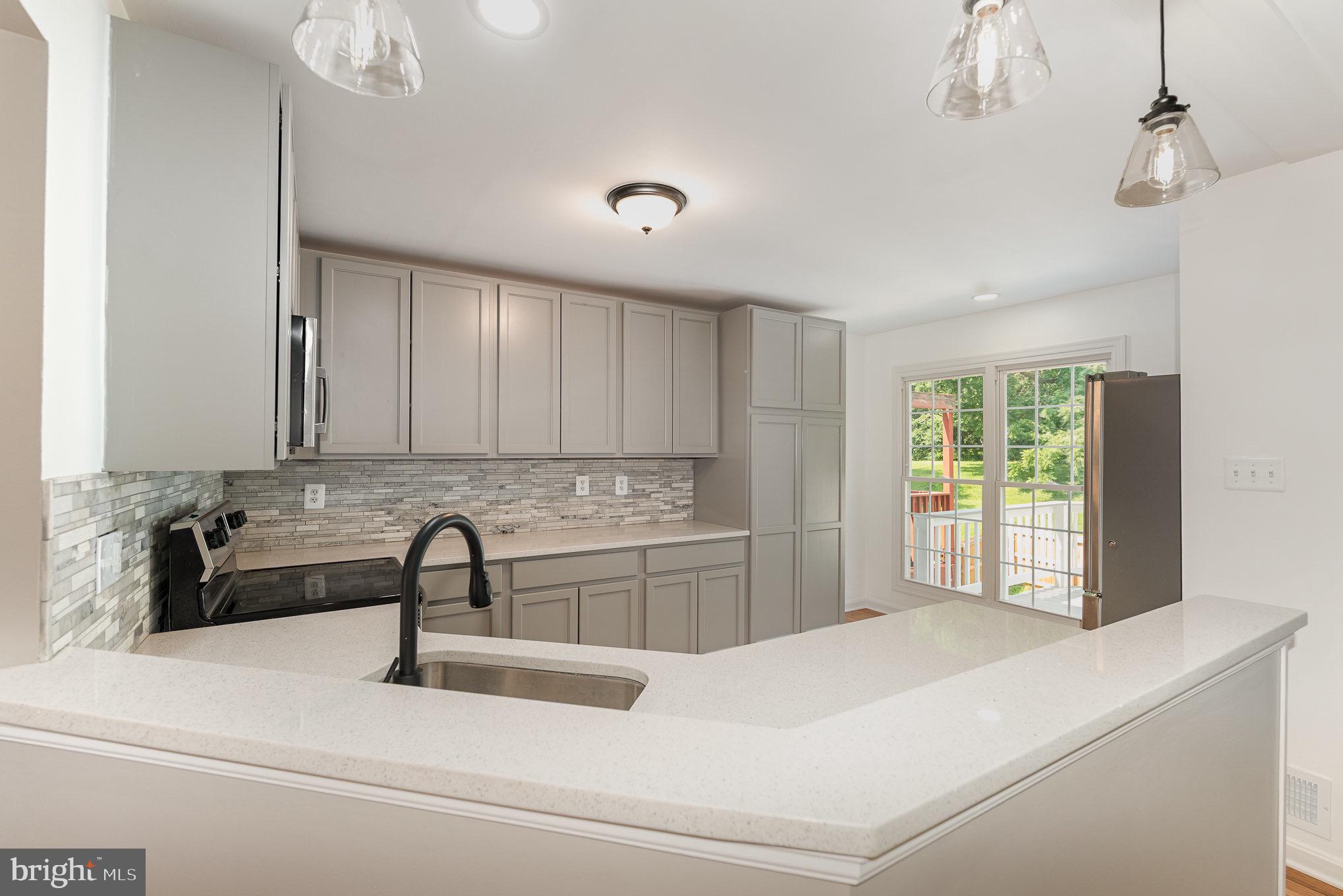 VILLAGE OF THOMAS RUN - Residential