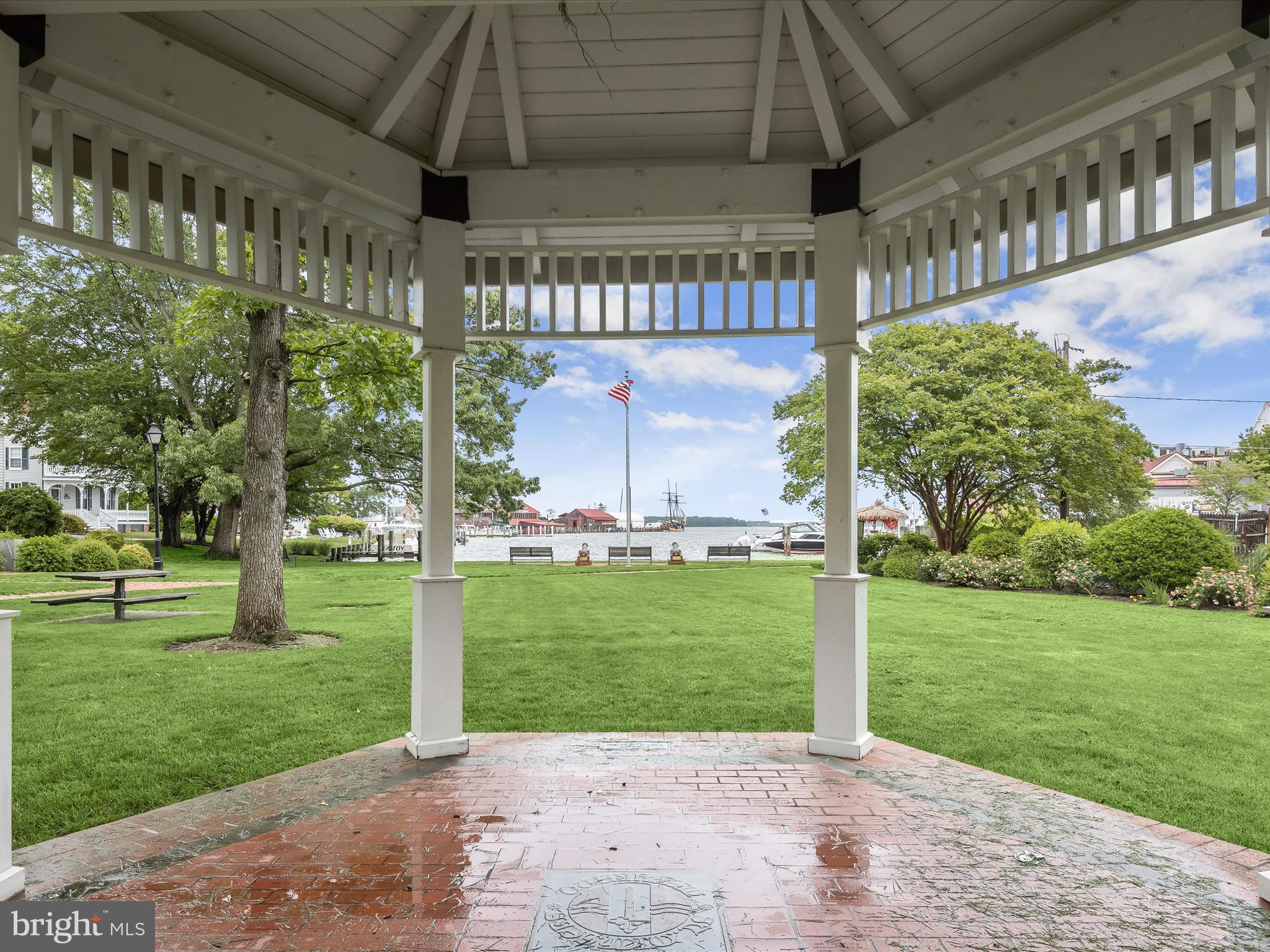 RIO VISTA - Residential