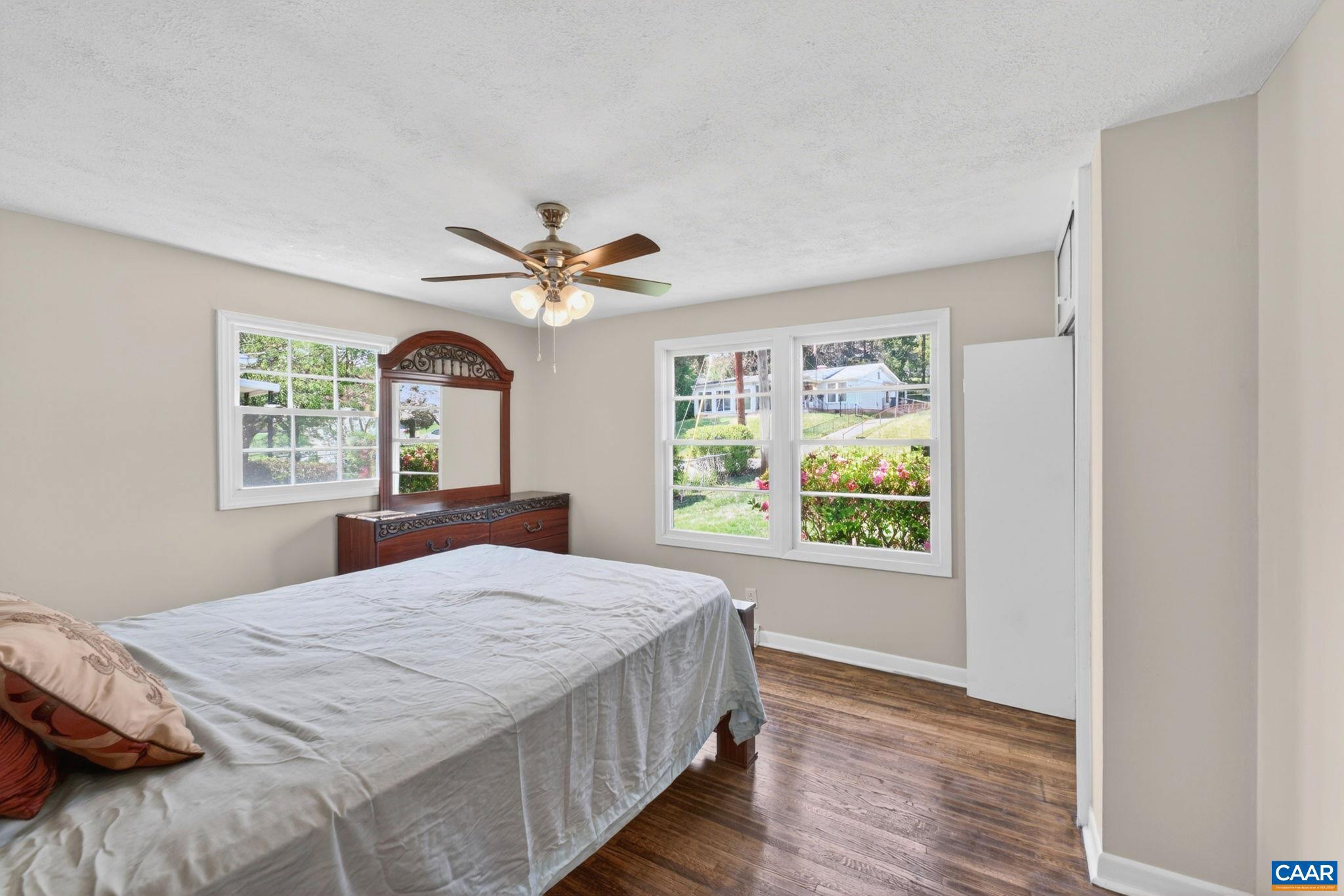 JEFFERSON HILLS - Residential