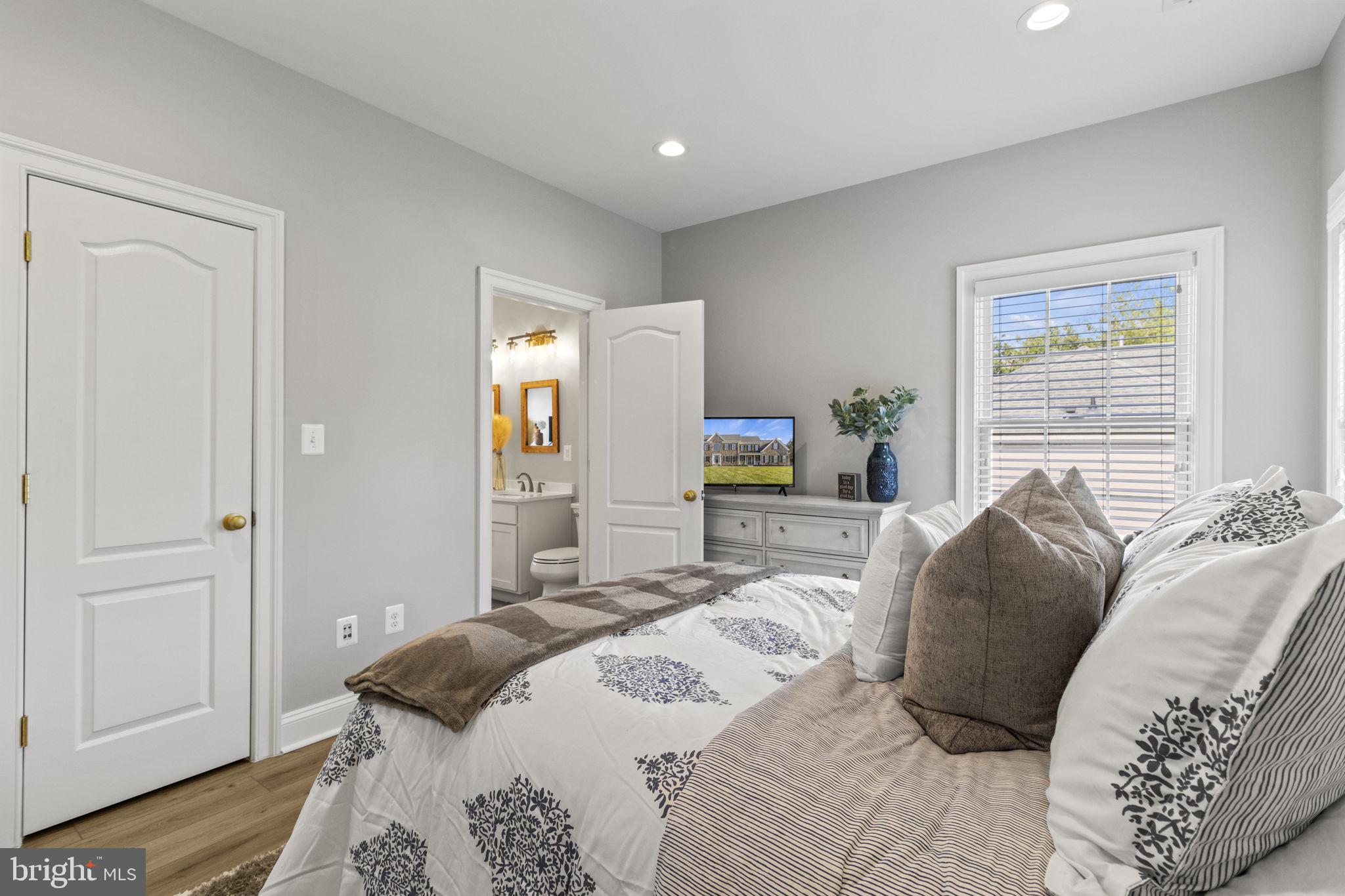 GREENSPRING AT COMPASS POINTE - Residential