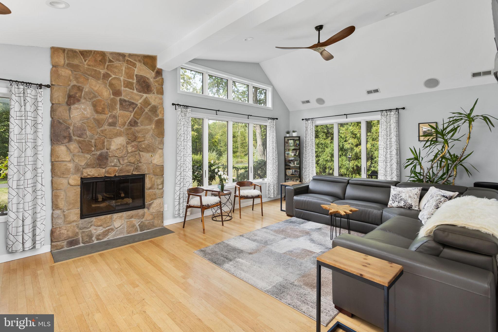 409 FEDERAL CITY ROAD