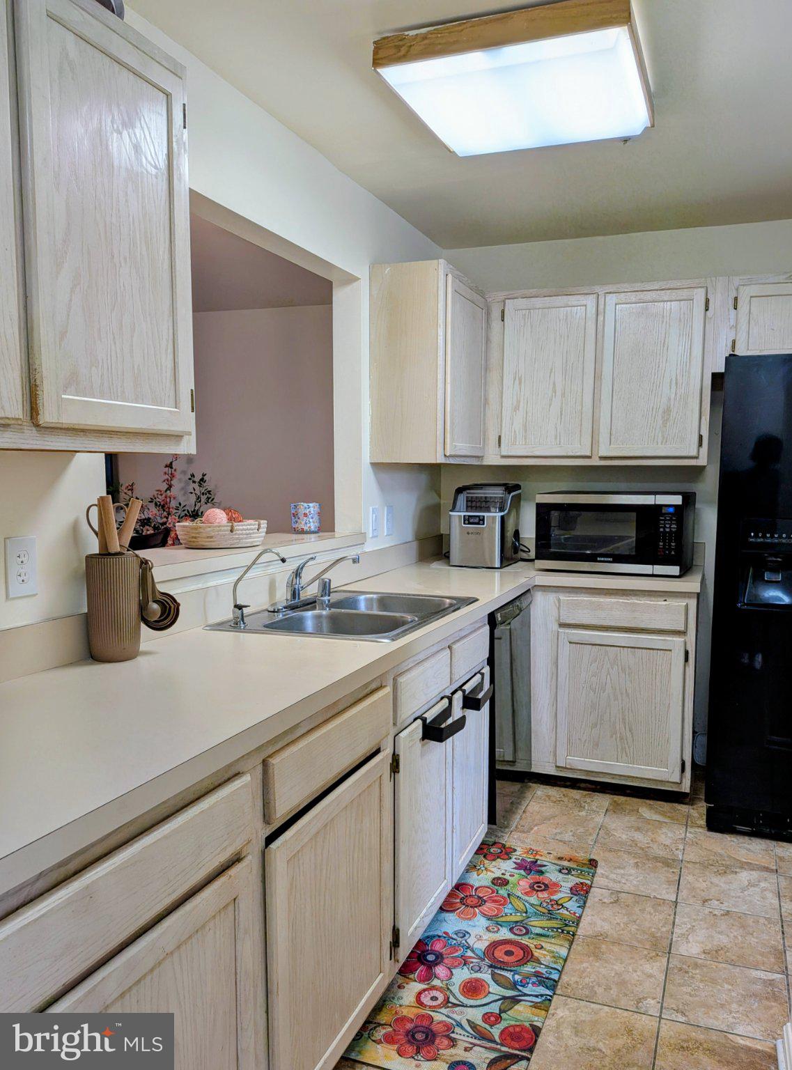 APPLEGATE CONDO - Residential