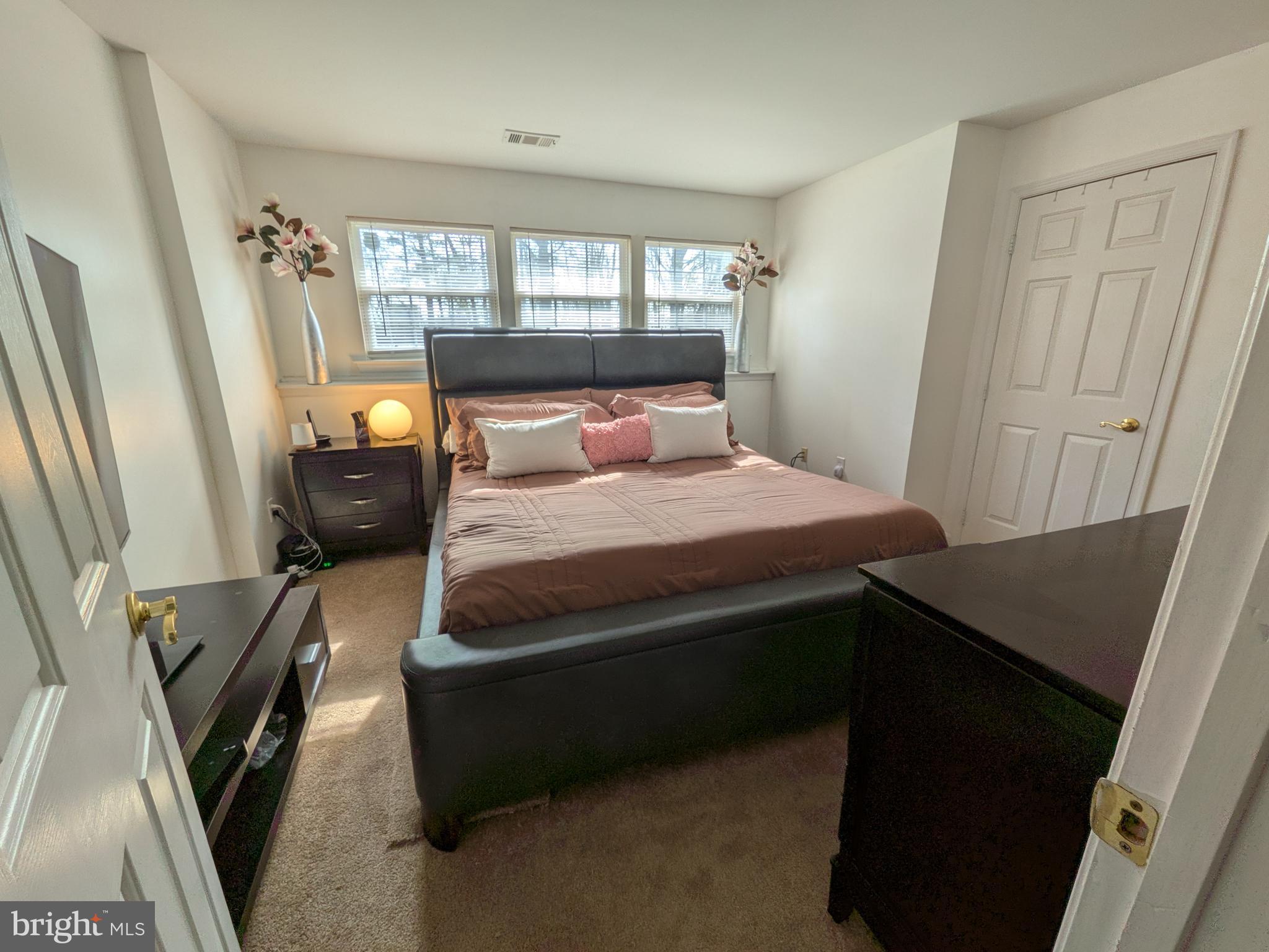 APPLEGATE CONDO - Residential