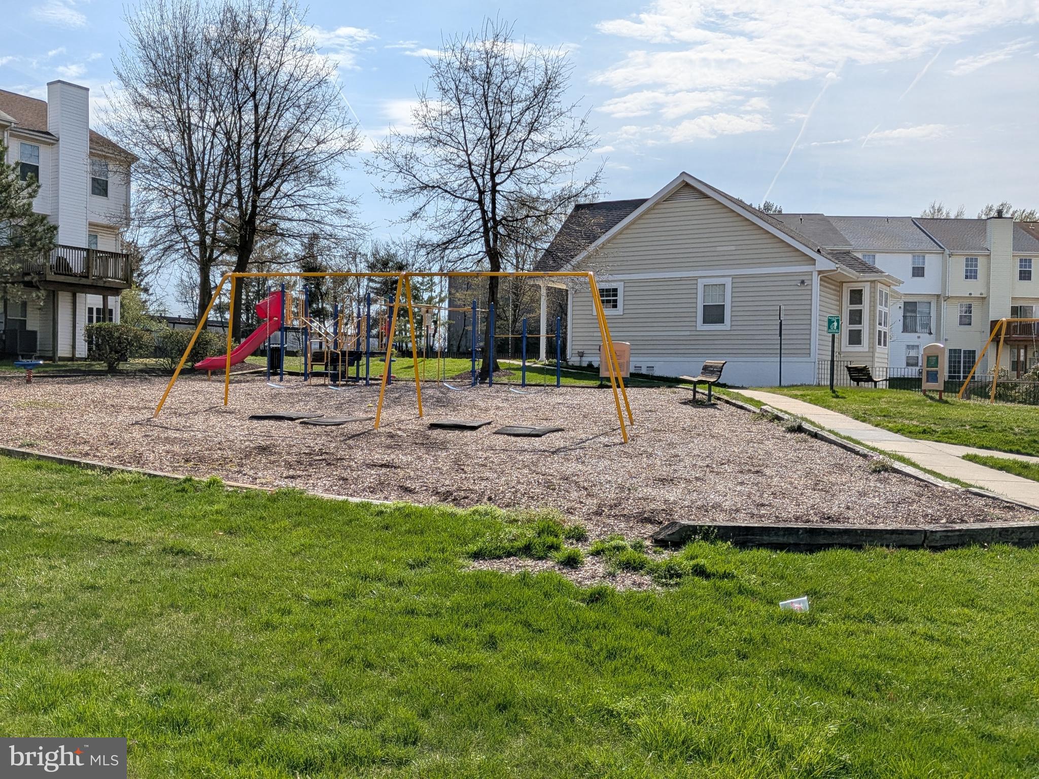 APPLEGATE CONDO - Residential