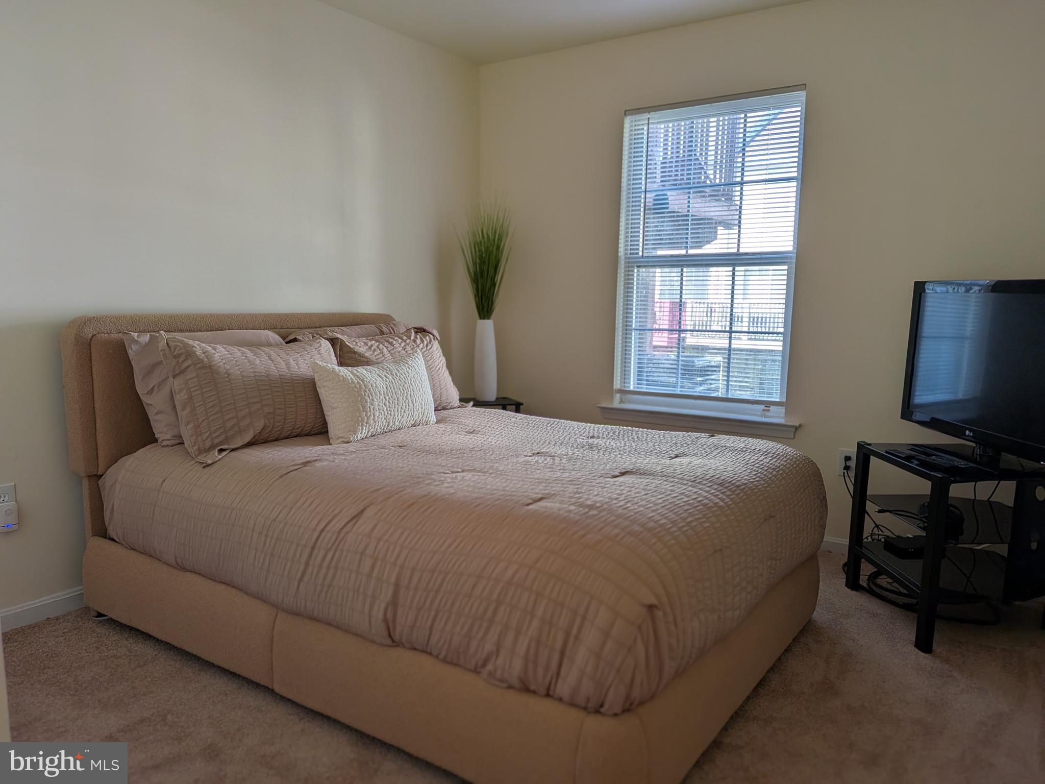 APPLEGATE CONDO - Residential