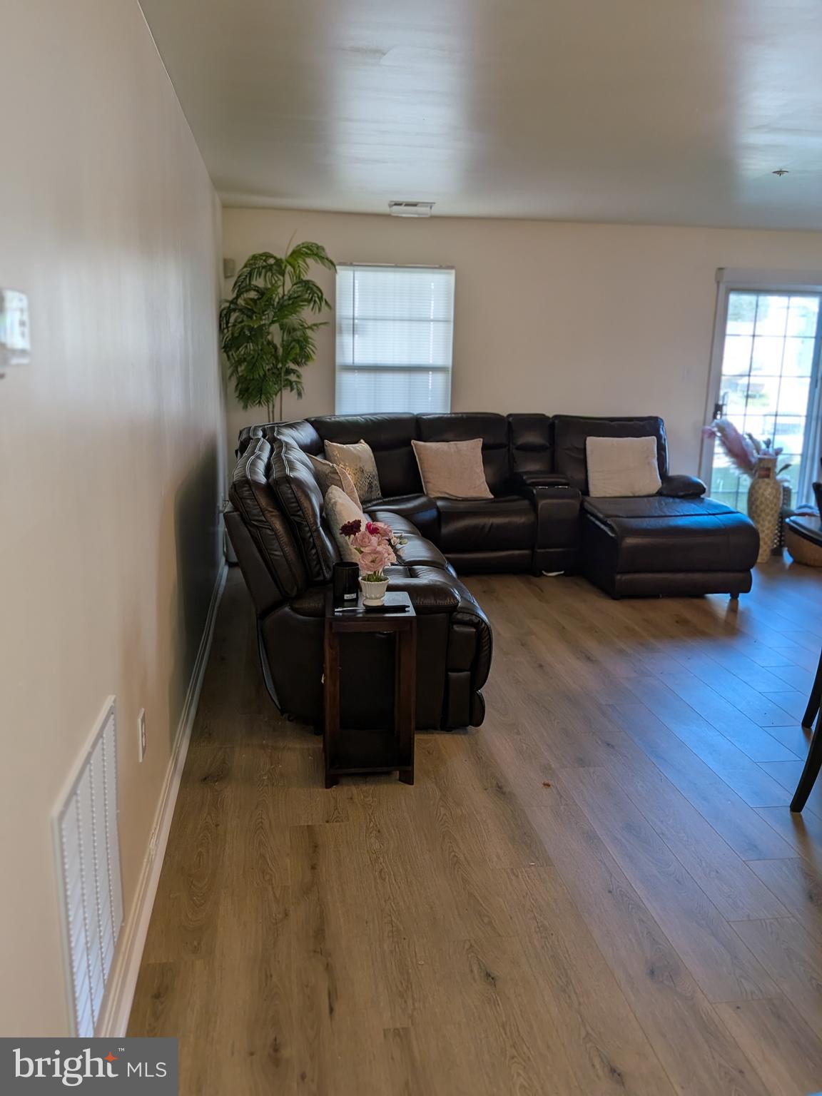 APPLEGATE CONDO - Residential