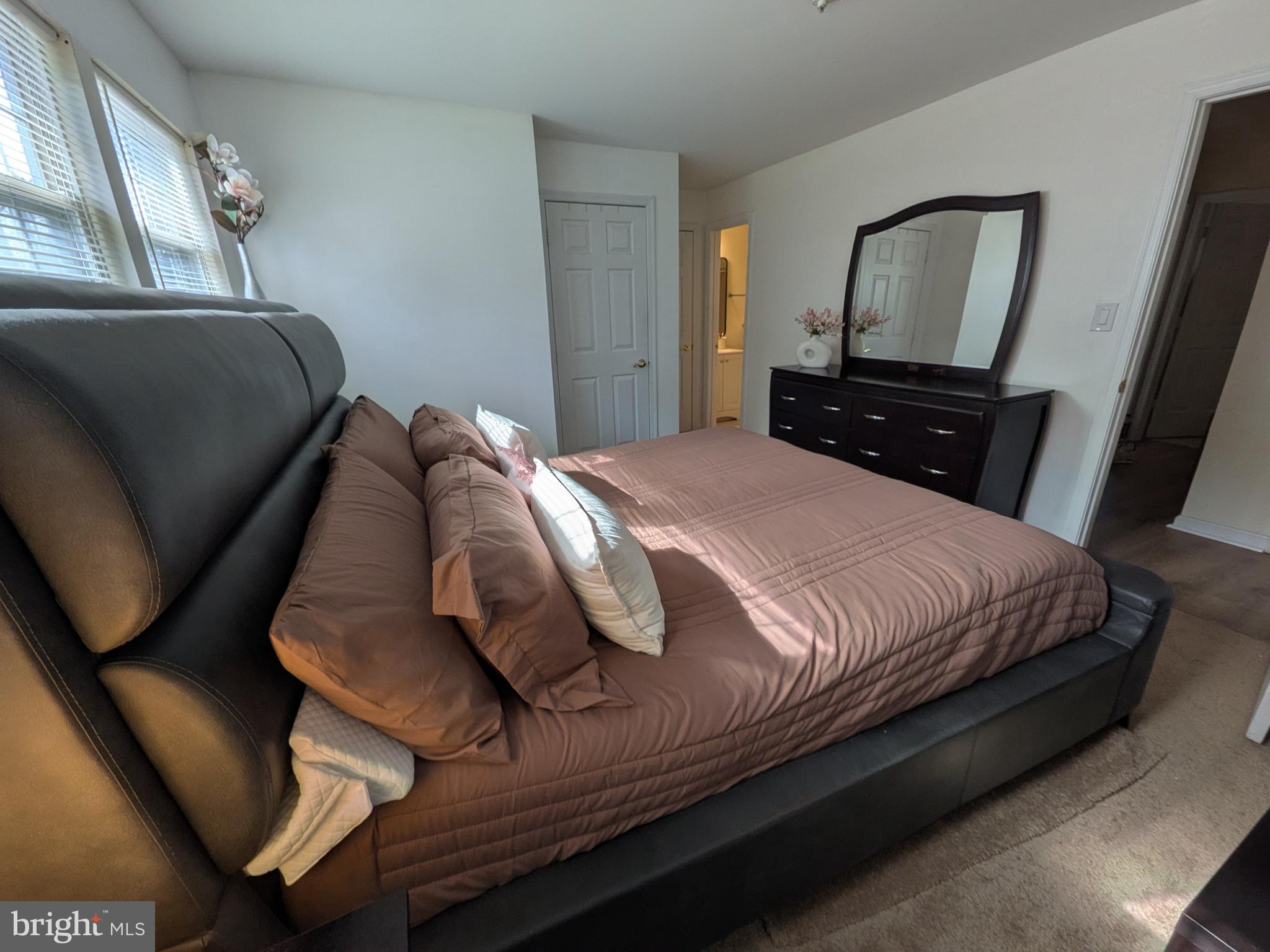 APPLEGATE CONDO - Residential