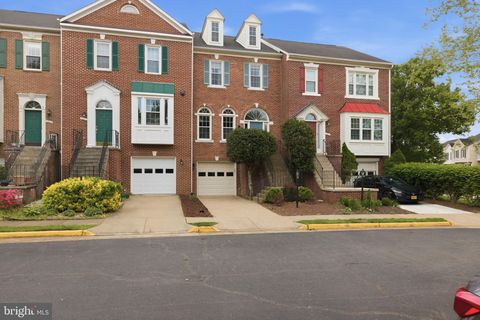 Photo of 5809 Summerlake Way, CENTREVILLE, VA 20120 (MLS # VAFX2301114)