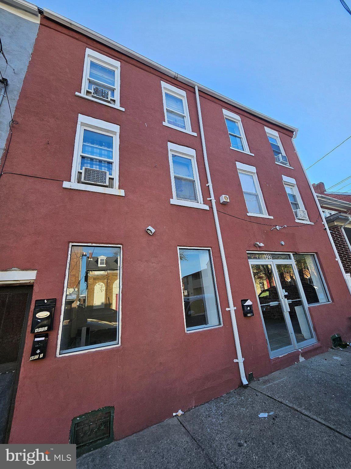 322 RIDGE AVENUE