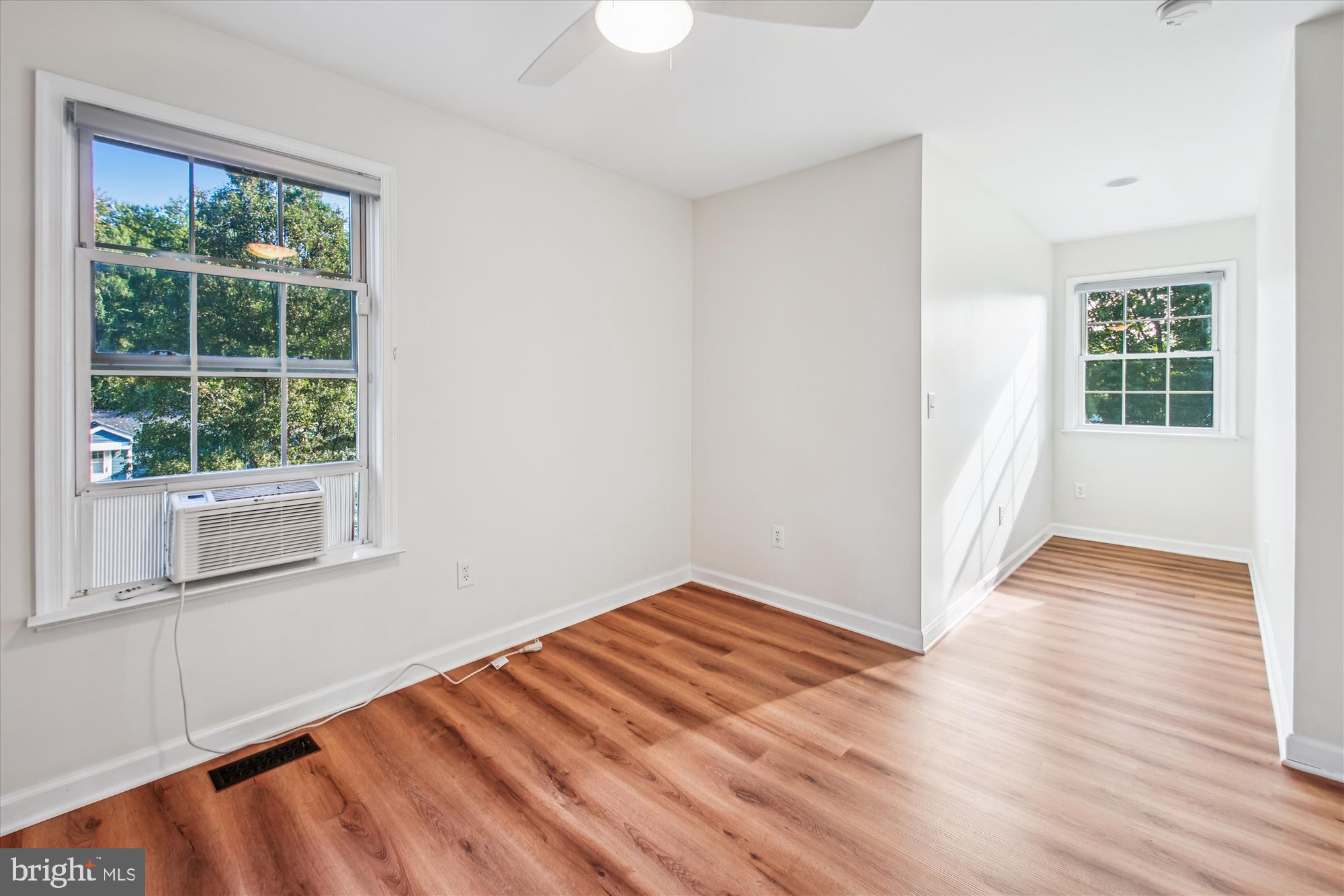 MILLERSVILLE - Residential