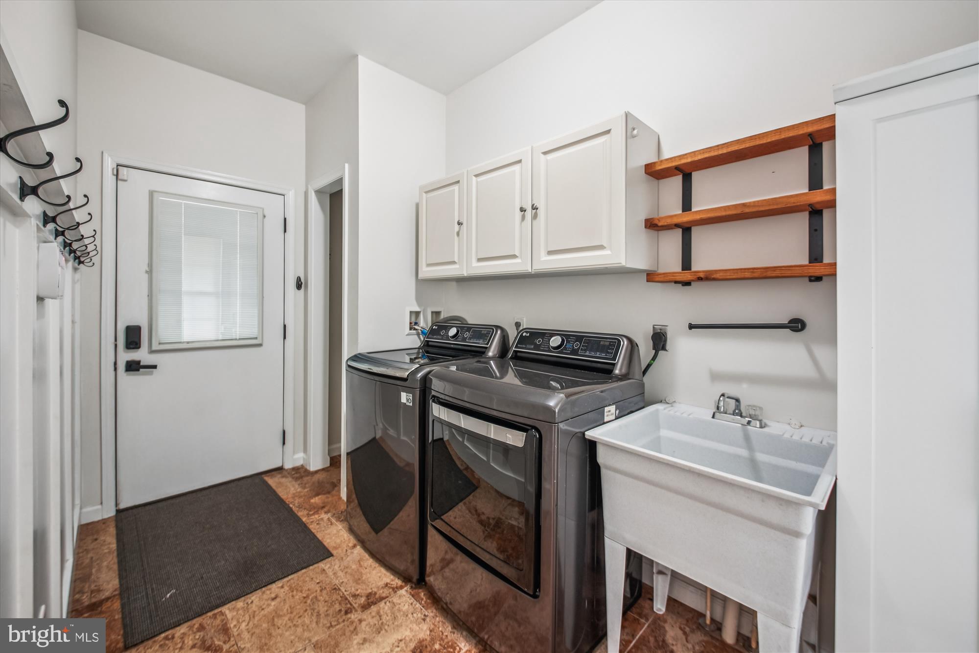 MILLERSVILLE - Residential