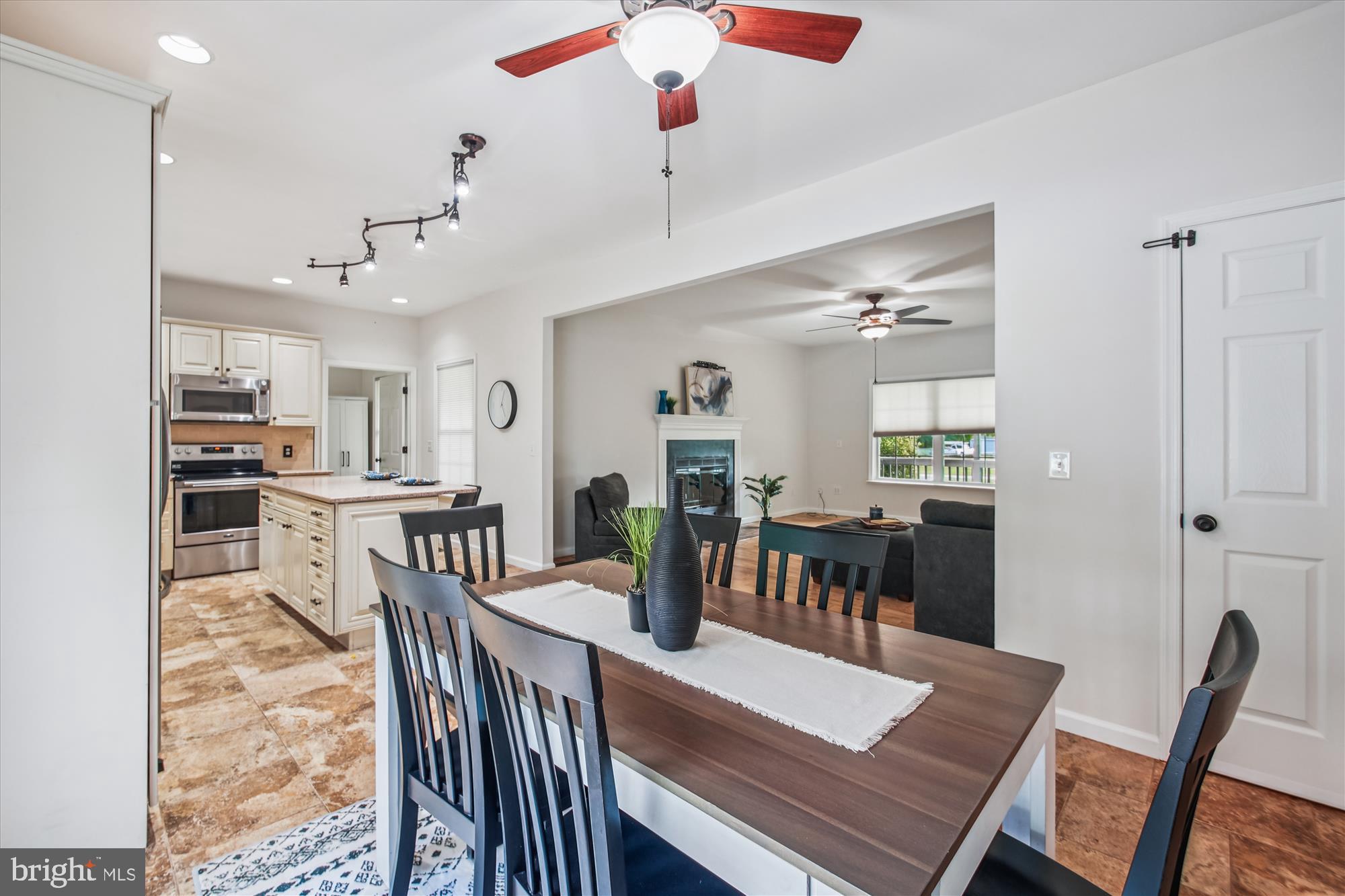 MILLERSVILLE - Residential