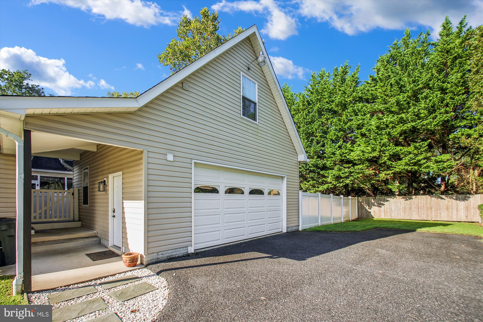 MILLERSVILLE - Residential